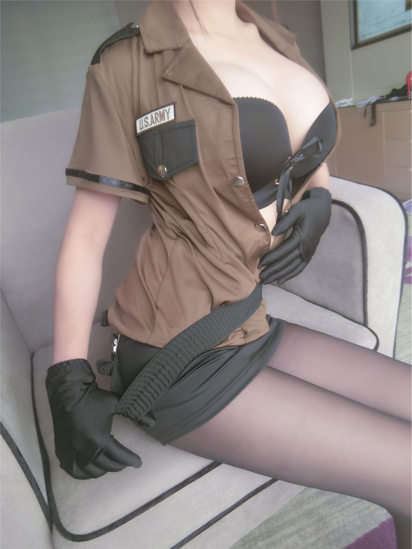 Ma Su yo policewoman suit