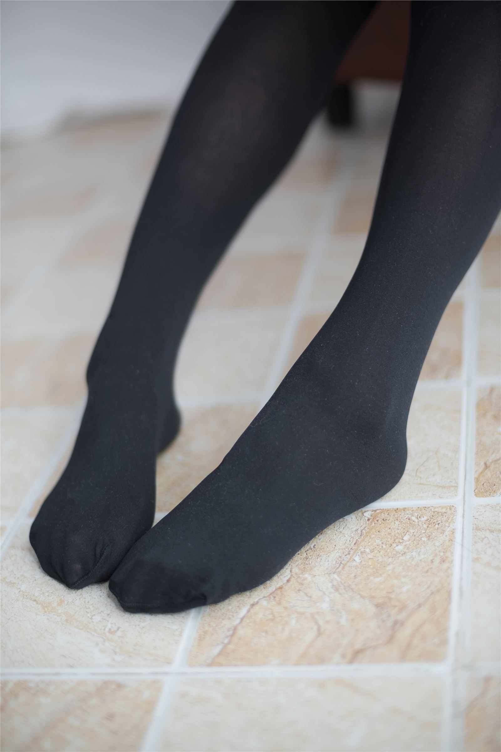 [Sen Luo consortium] rolis foot photo r15-002 black silk red plaid skirt