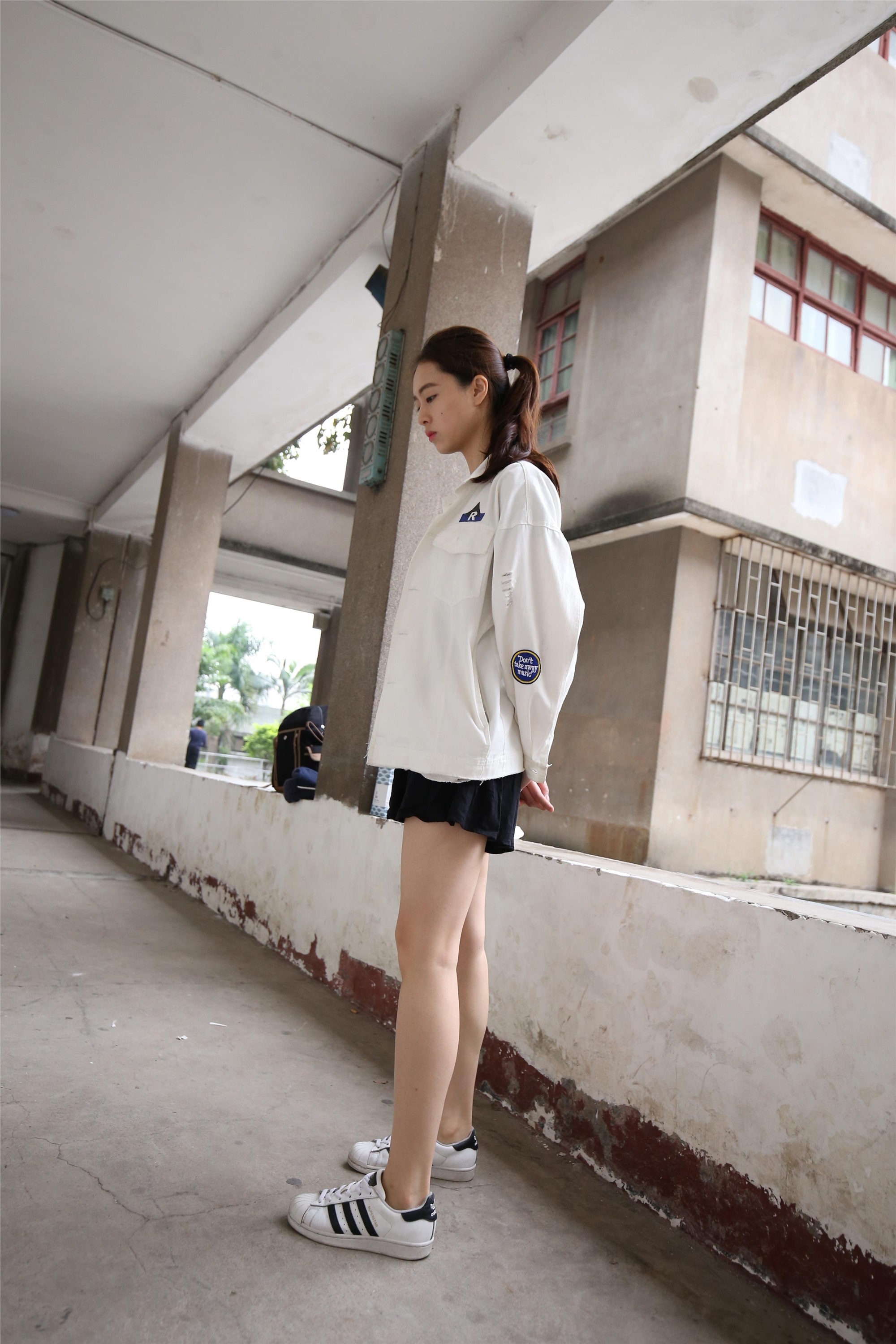 Z2-3 shirt barefoot 561p3