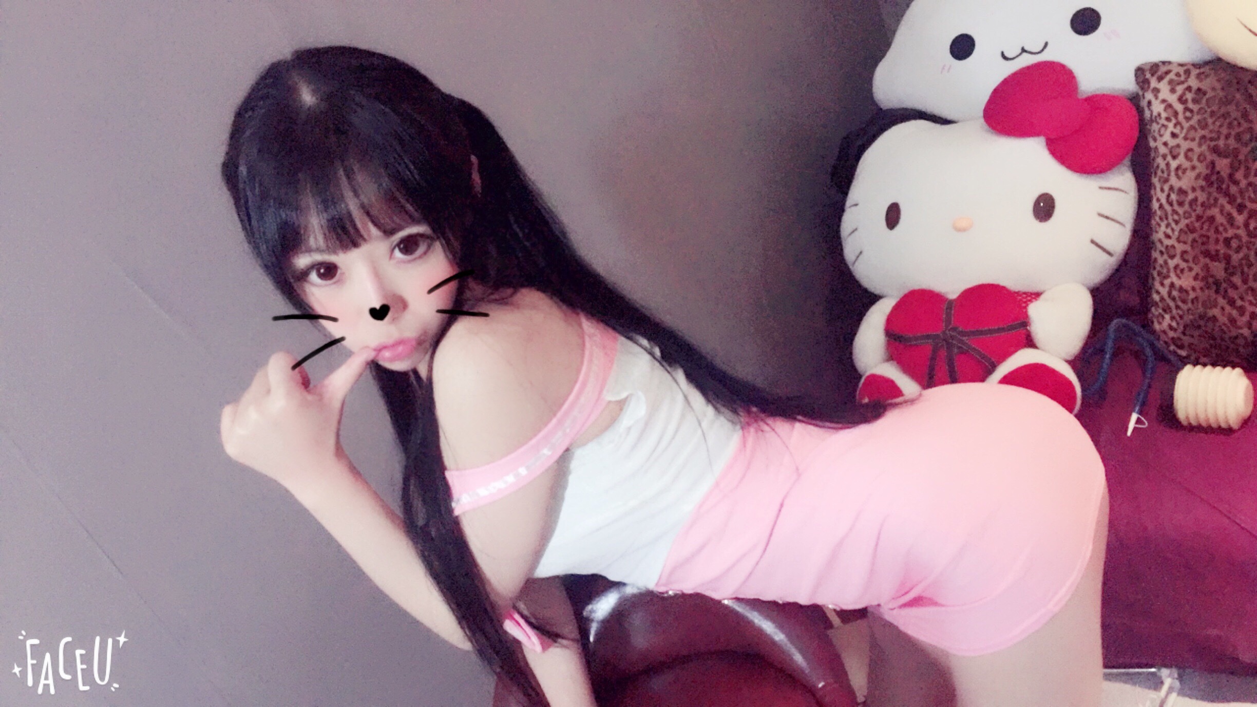 The picture bag is attached to Pu meitao, the dubbing girl of rabbit play picture series!