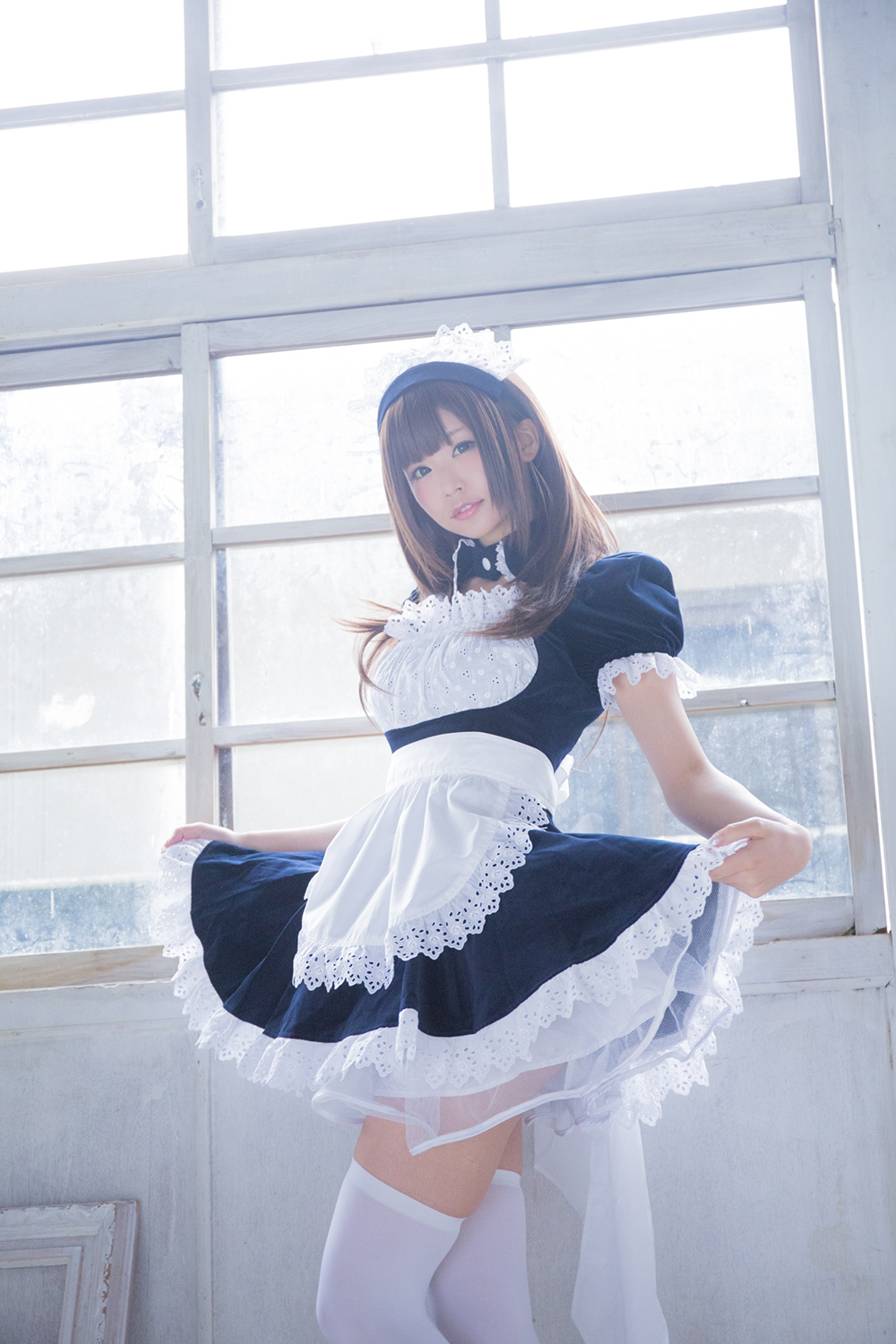 White silk maid of rabbit play picture series 2