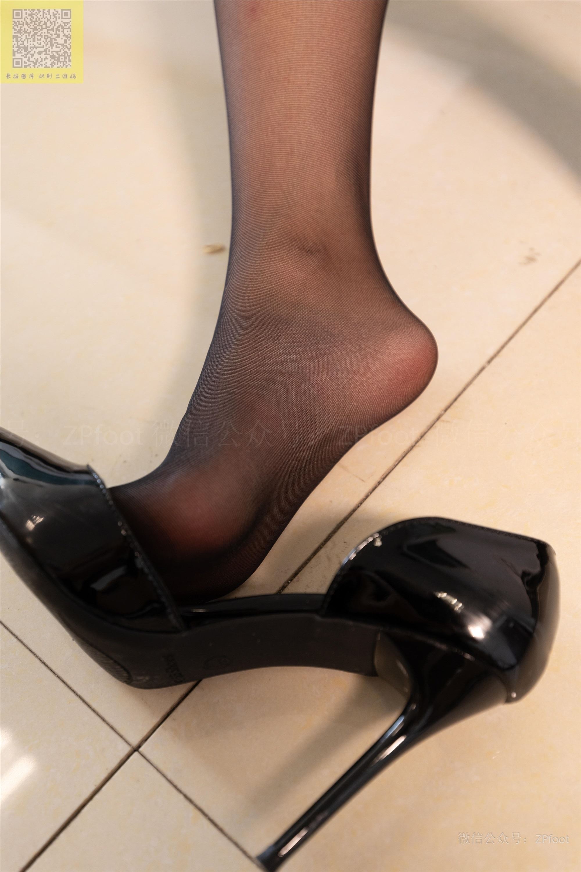 Camellia Photography - black silk high heeled beauty with grey hip skirt