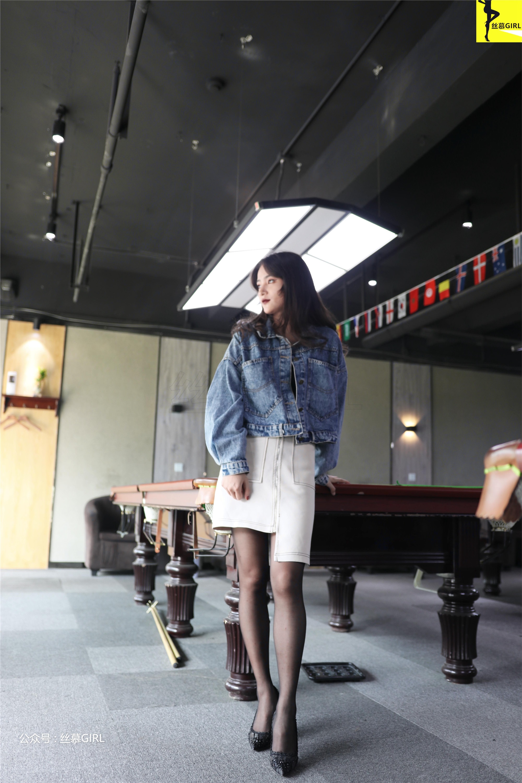 Simu photo issue 023 model: Miya's Billiards and black silk