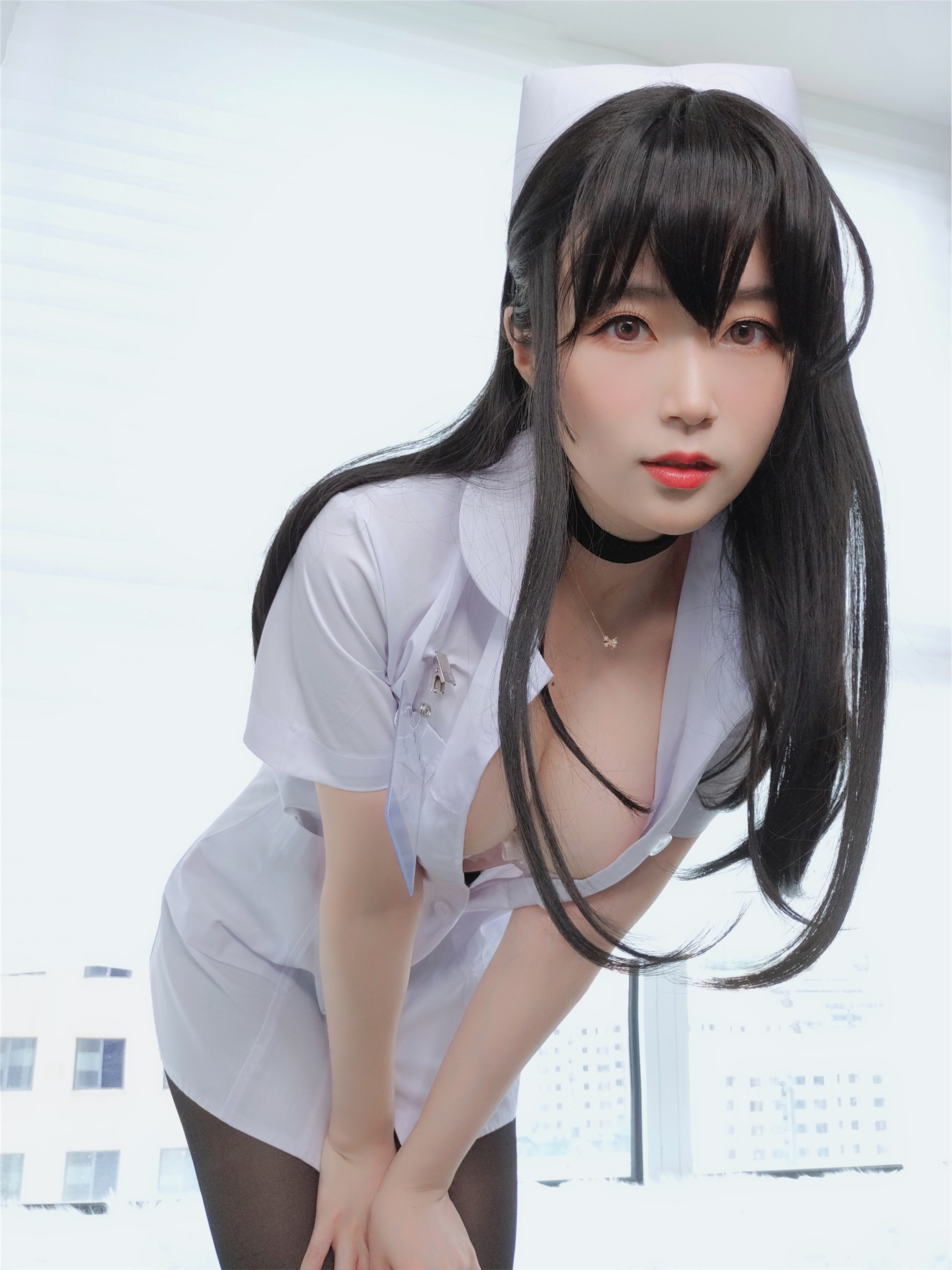 Miss Coser, sister Baiyin, nurse with long hair