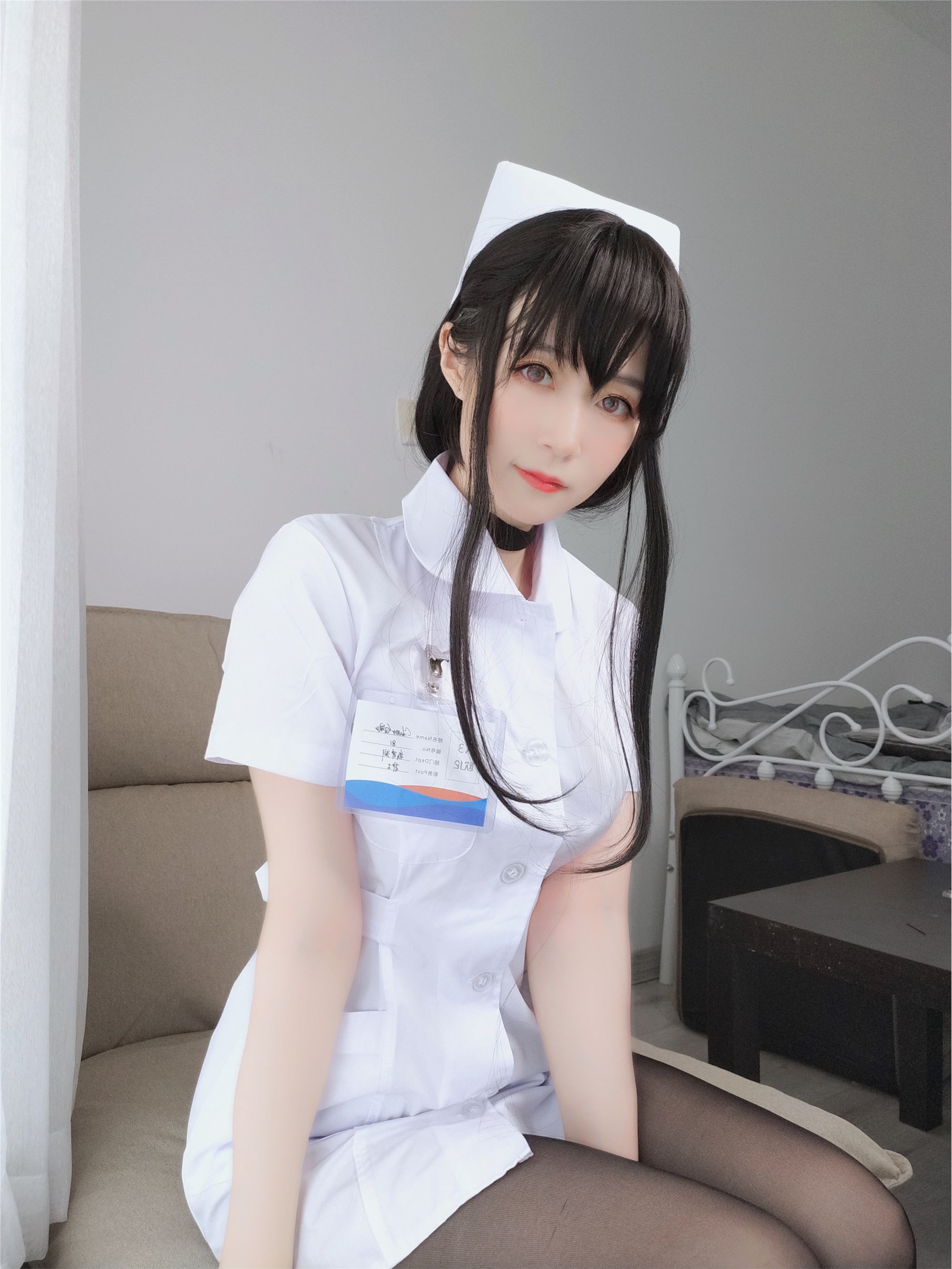 Miss Coser, sister Baiyin, nurse with long hair