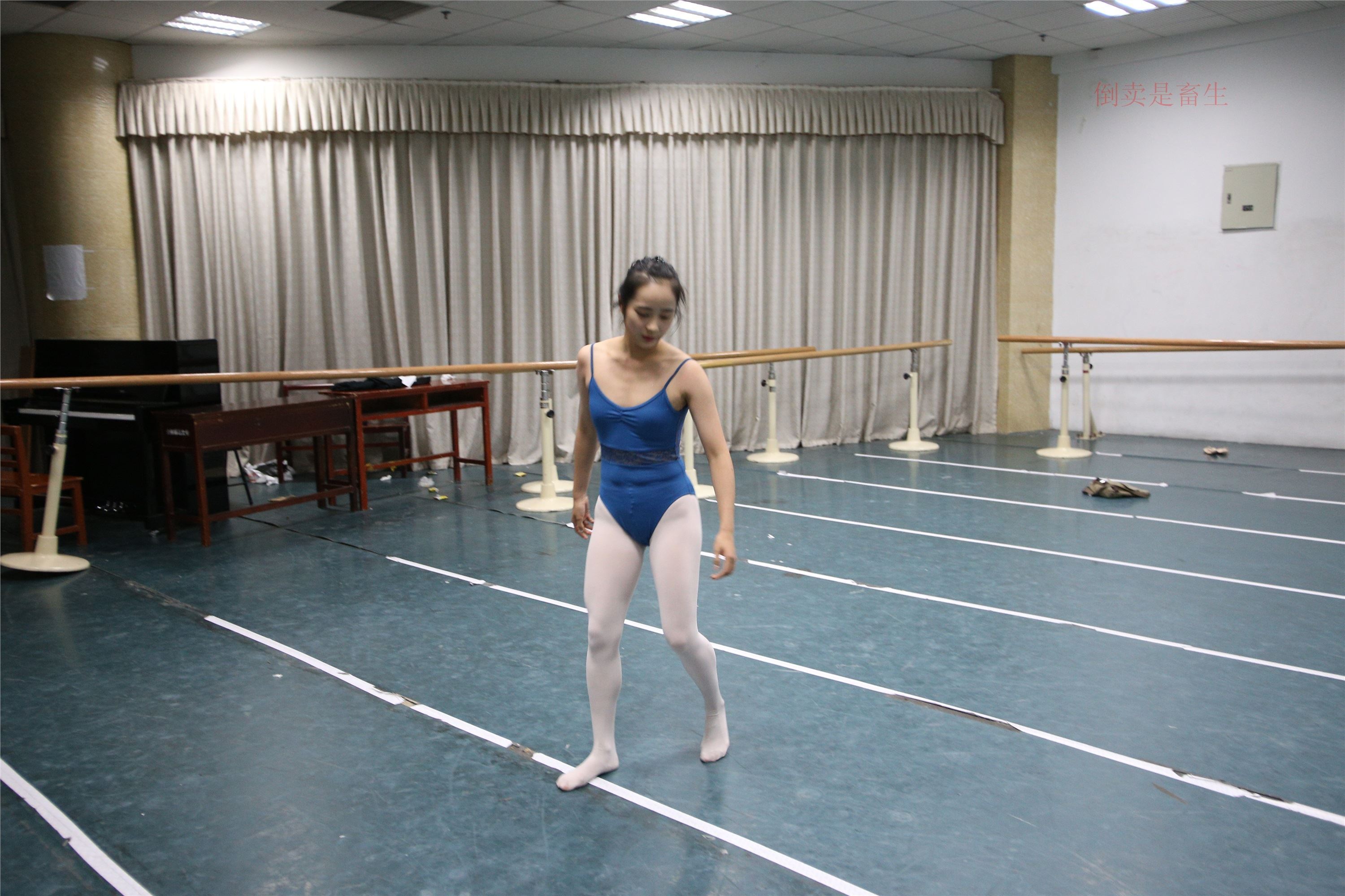 大西瓜美女图片 Z6-4 模特2 月下舞蹈449p2