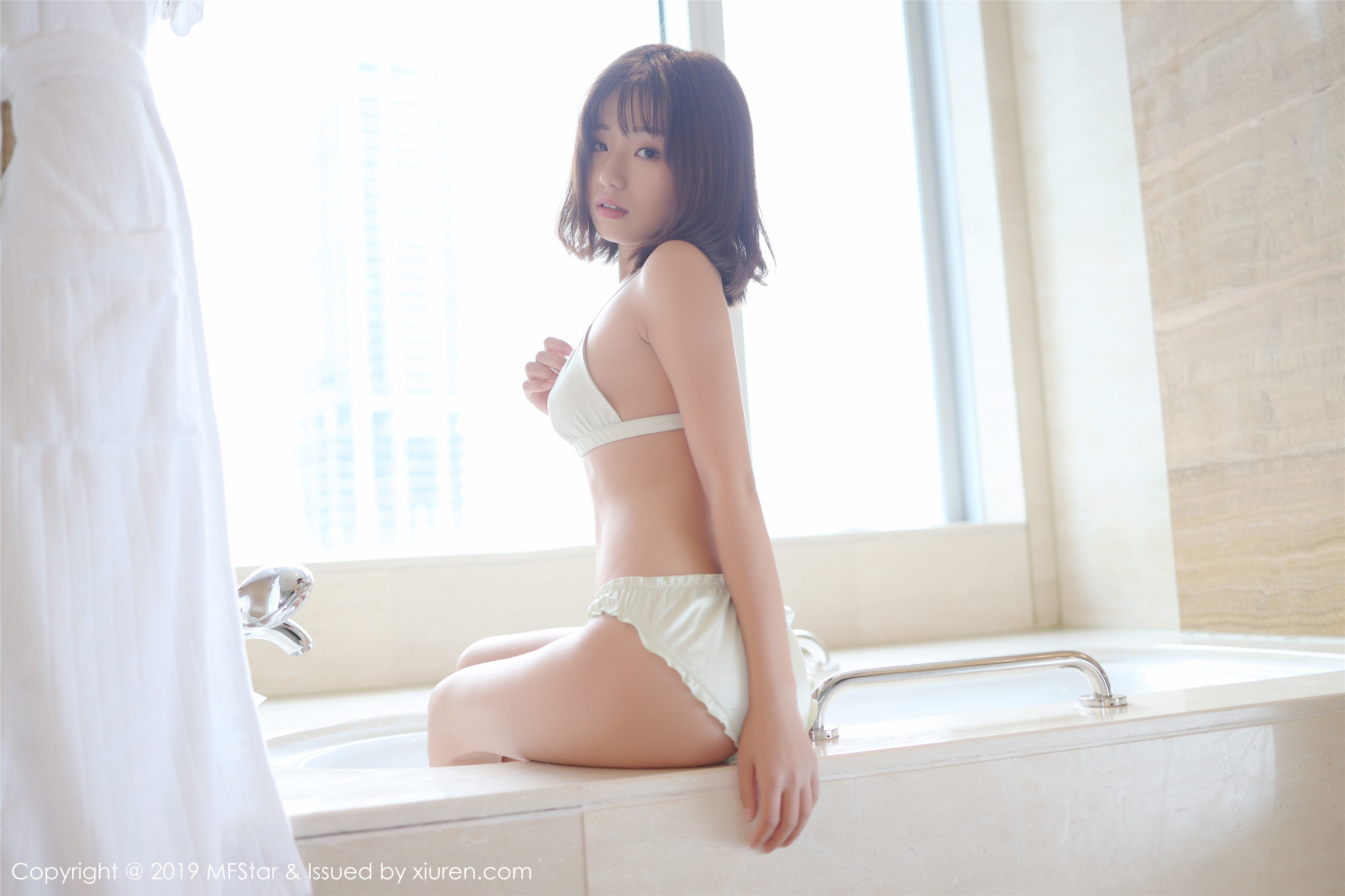 Mfstar model college November 13, 2019 vol.229 Baileys