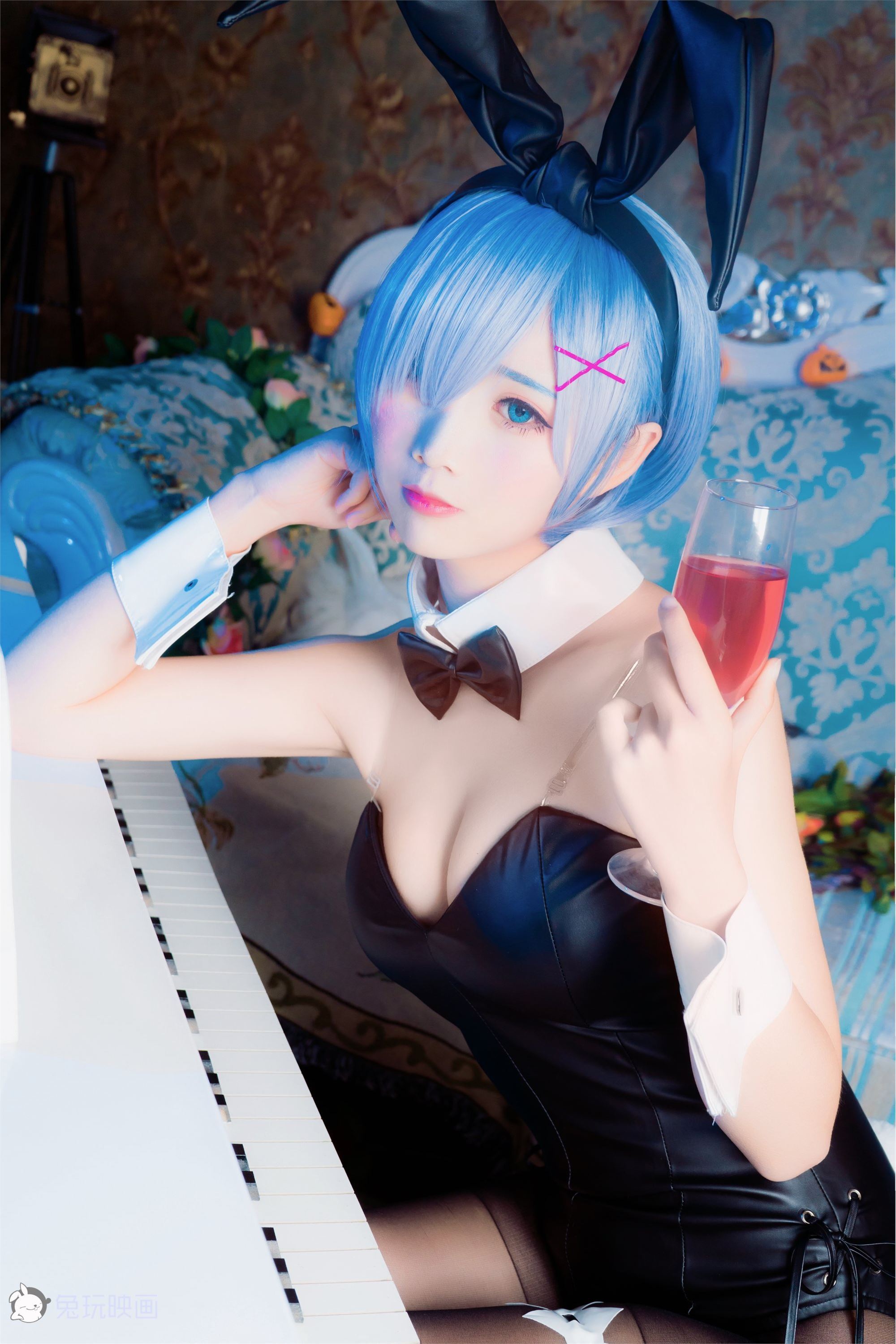 Coser pastry fairy rabbit girl