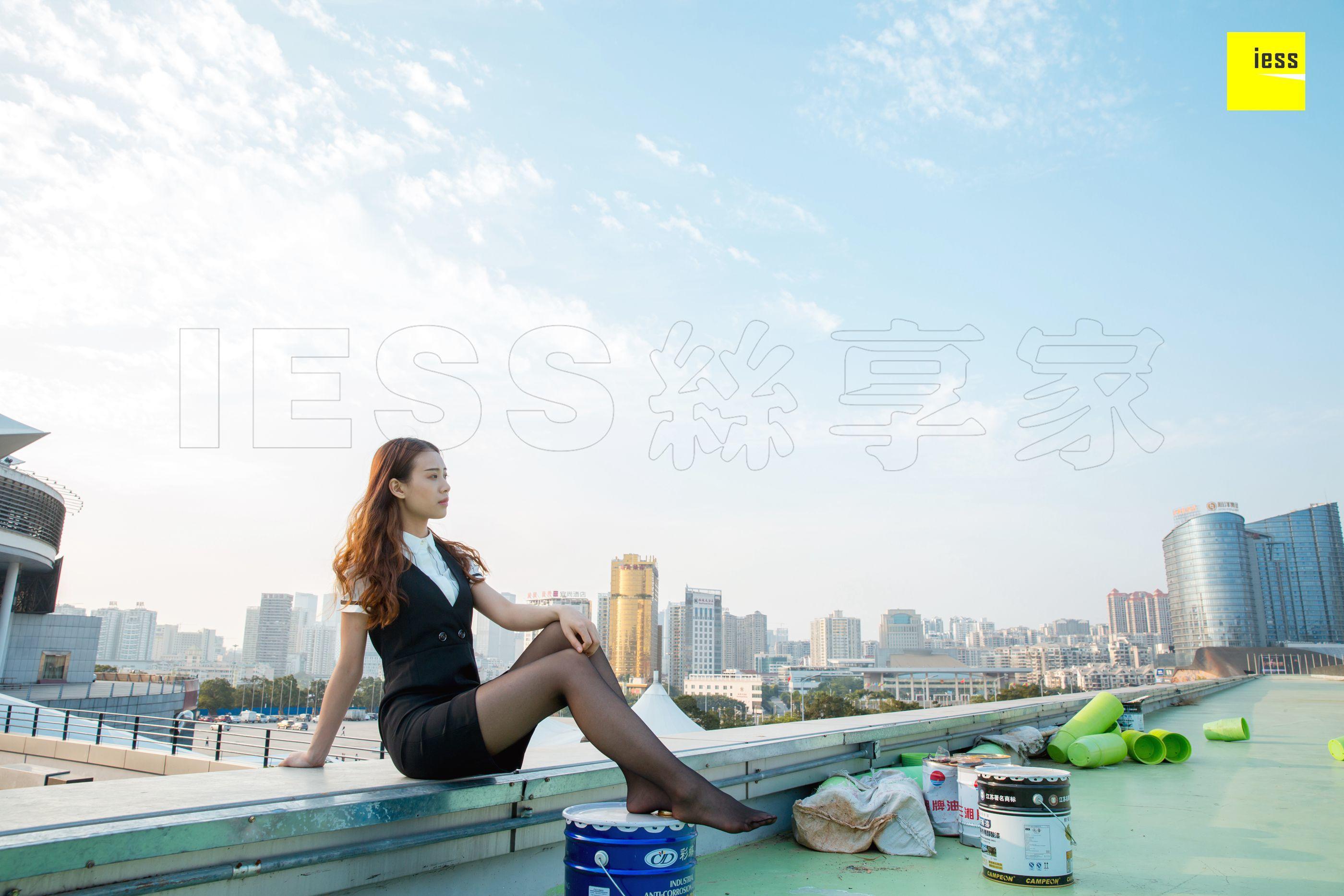 IESS异思趣向  2018.05.22 丝享家237：《快看！楼顶上有个黑丝女》暖暖