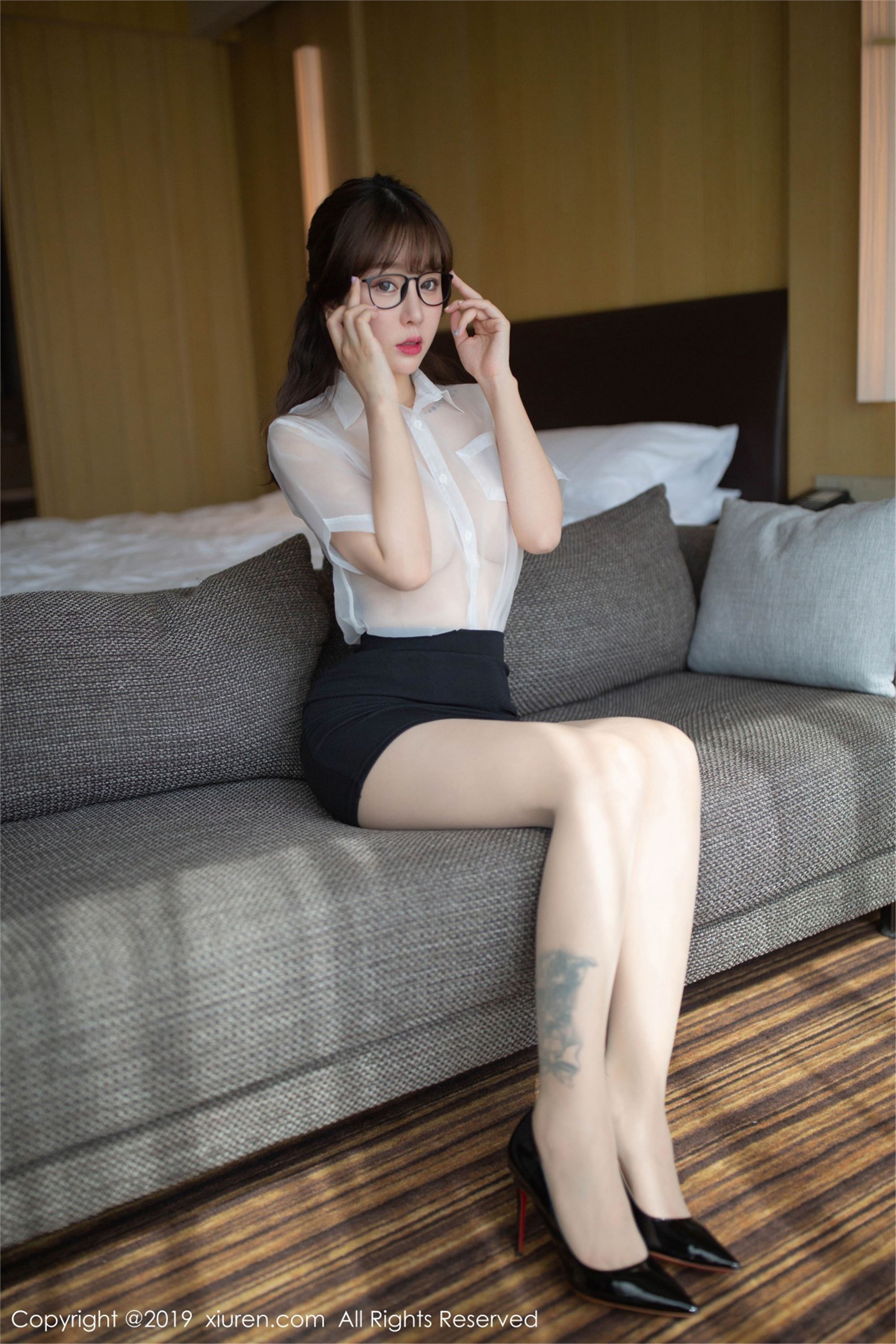[xiuren.com] June 14, 2019 no.1498 shredded meat seductive female secretary Wang Yuchun