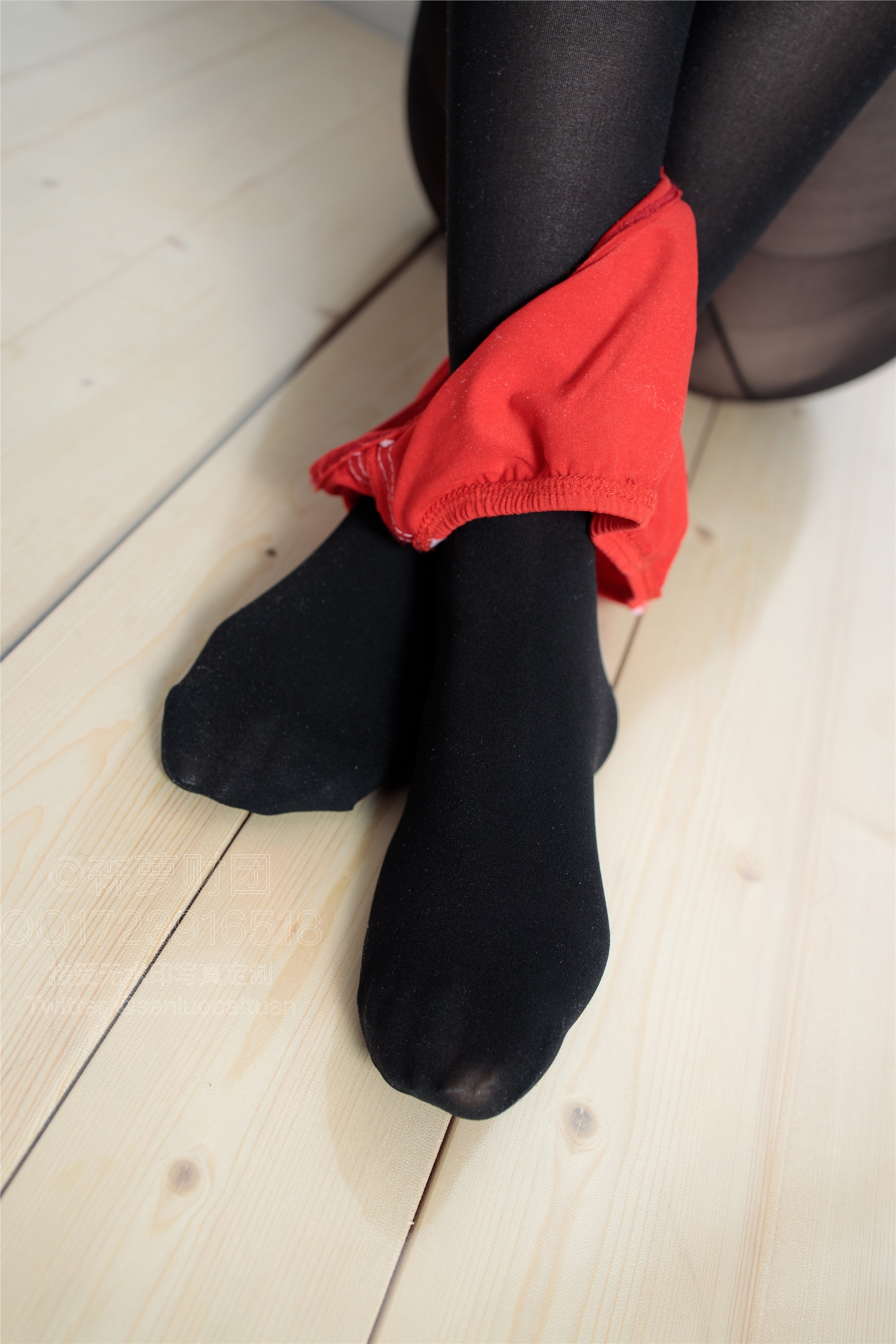 Photo of rolis foot of Sen Luo group wtmsb-001 red Bruma 50D black silk