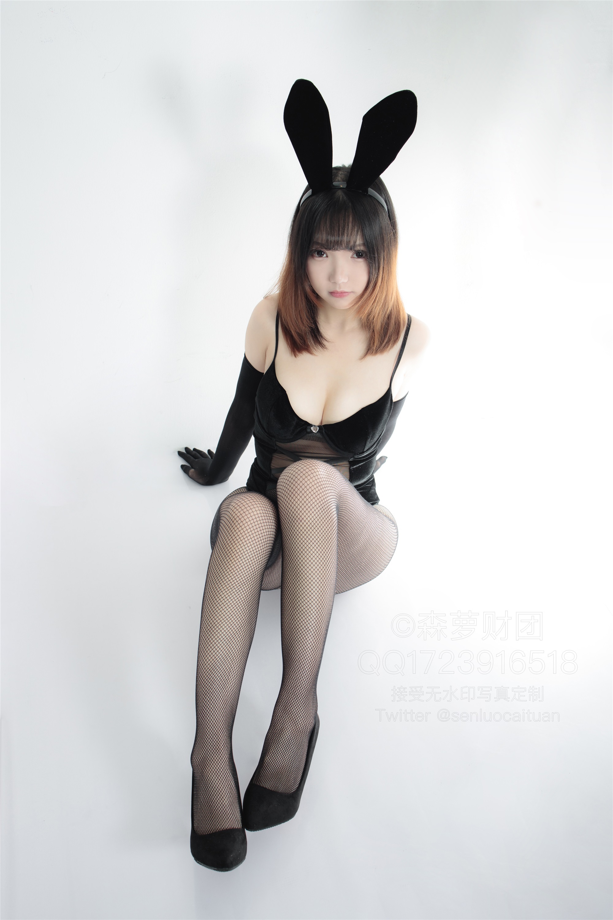 森萝财团萝莉丝足写真 WTMSB-002 黑丝网袜兔女郎