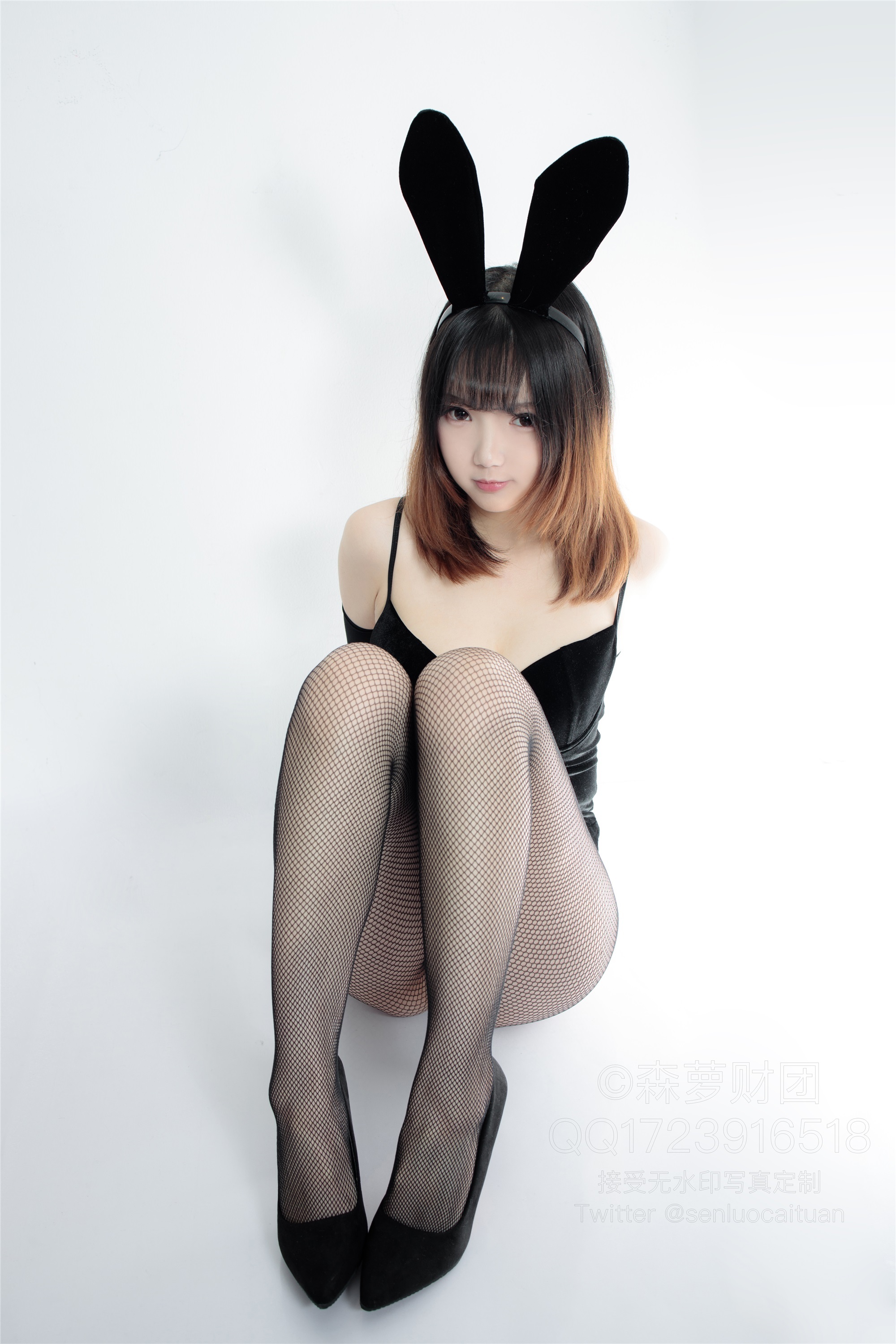 Rolis foot photo wtmsb-002 black silk stockings rabbit girl