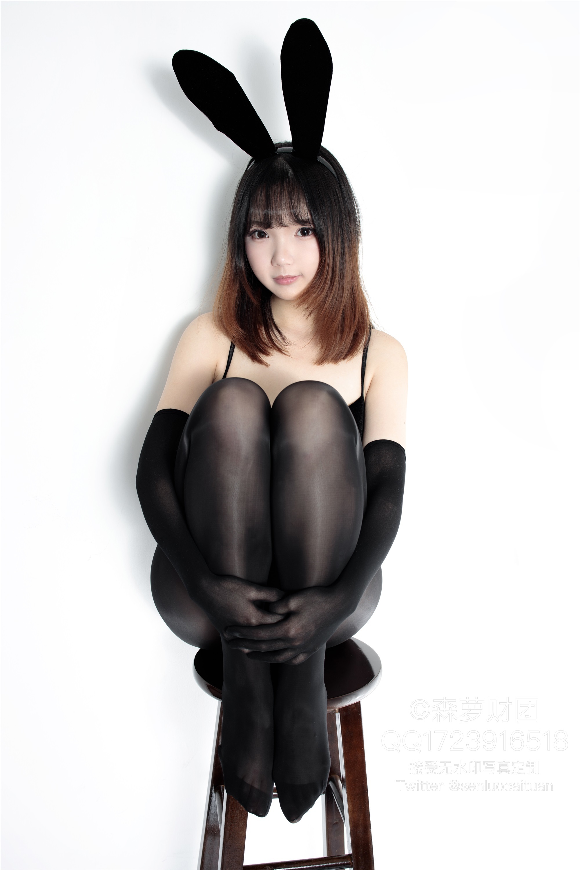Rolis foot photo wtmsb-002 black silk stockings rabbit girl