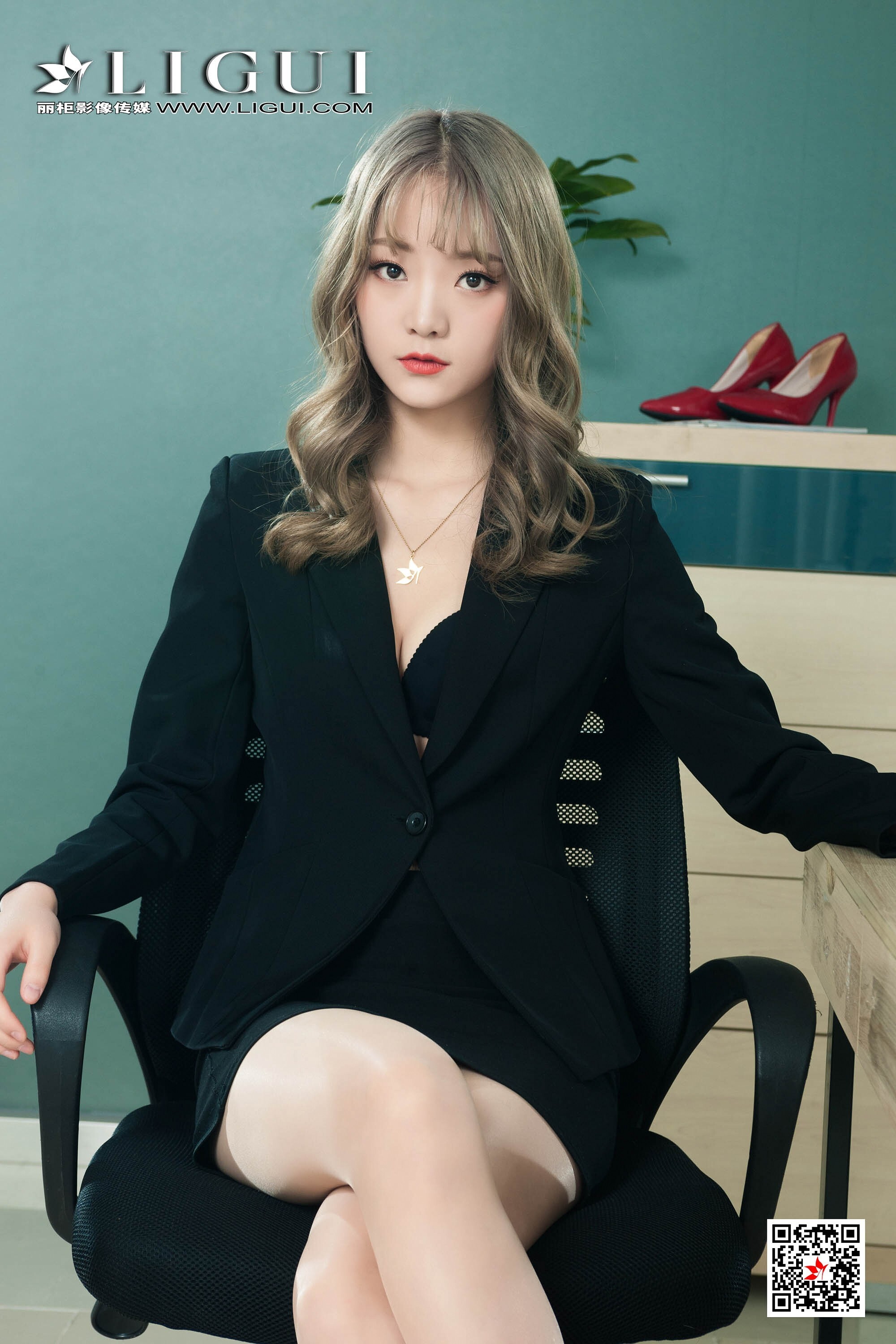 Ligui cabinet July 29, 2019 network beauty model Mimi