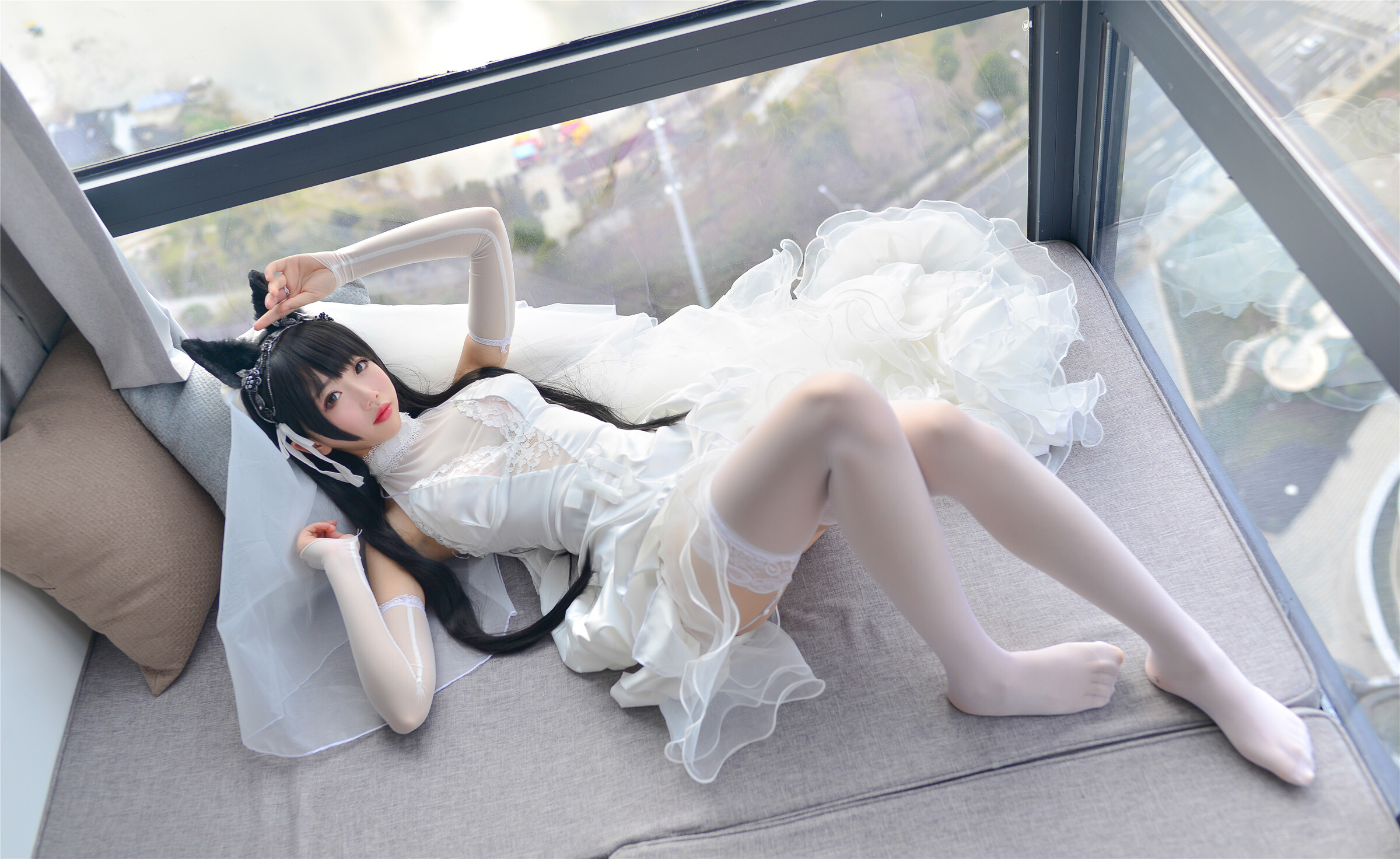 Miss cos sister Xueqi - Aitang high heel legs and wedding dress