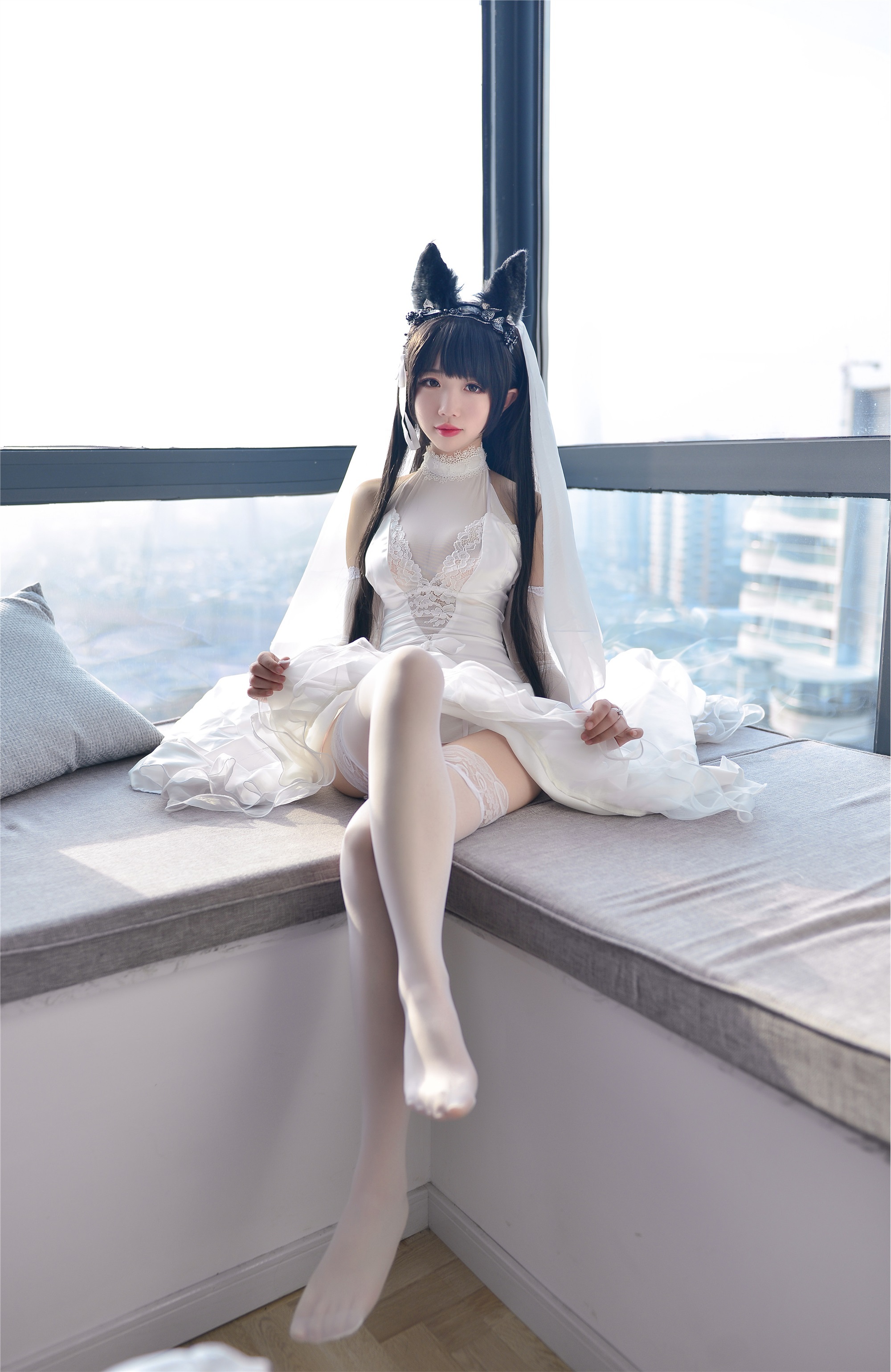 Miss cos sister Xueqi - Aitang high heel legs and wedding dress