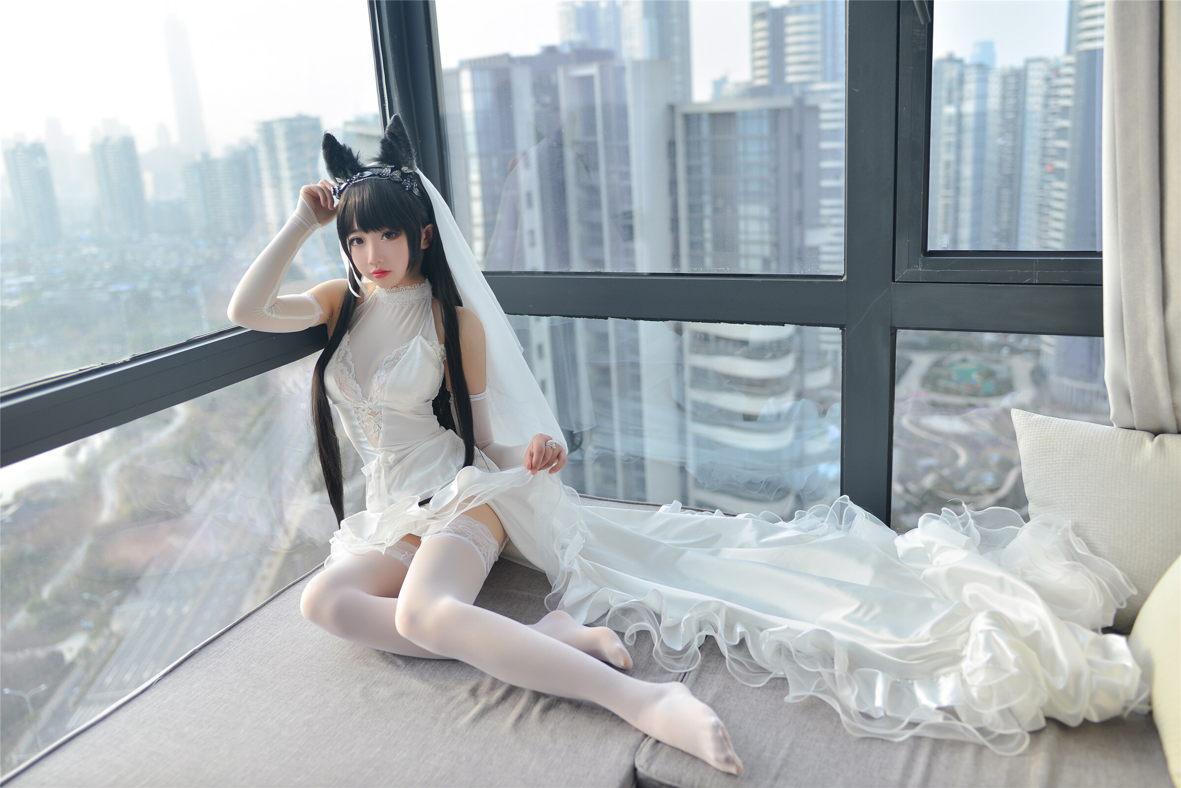 Miss cos sister Xueqi - Aitang high heel legs and wedding dress