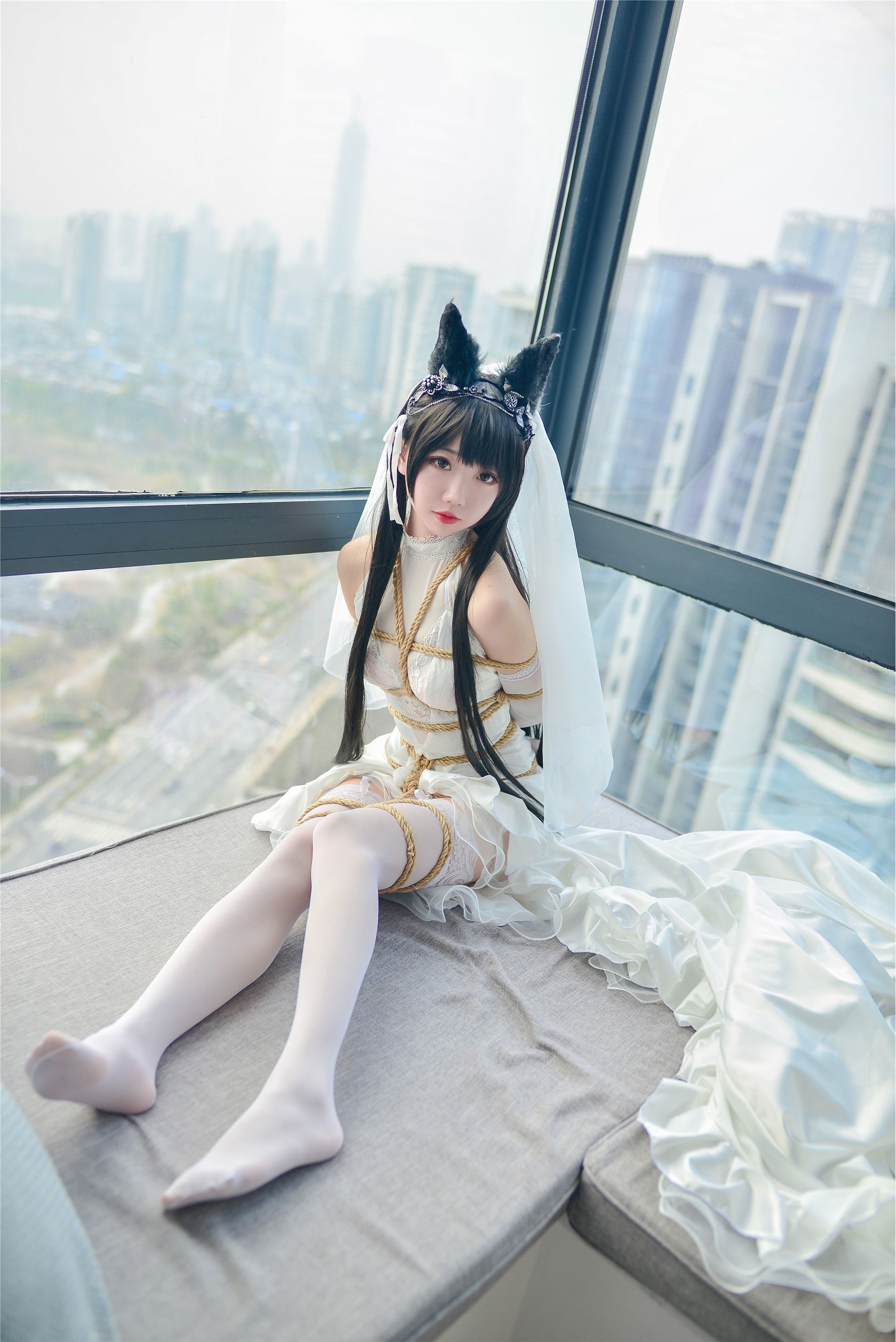 Miss cos sister Xueqi - Aitang high heel legs and wedding dress