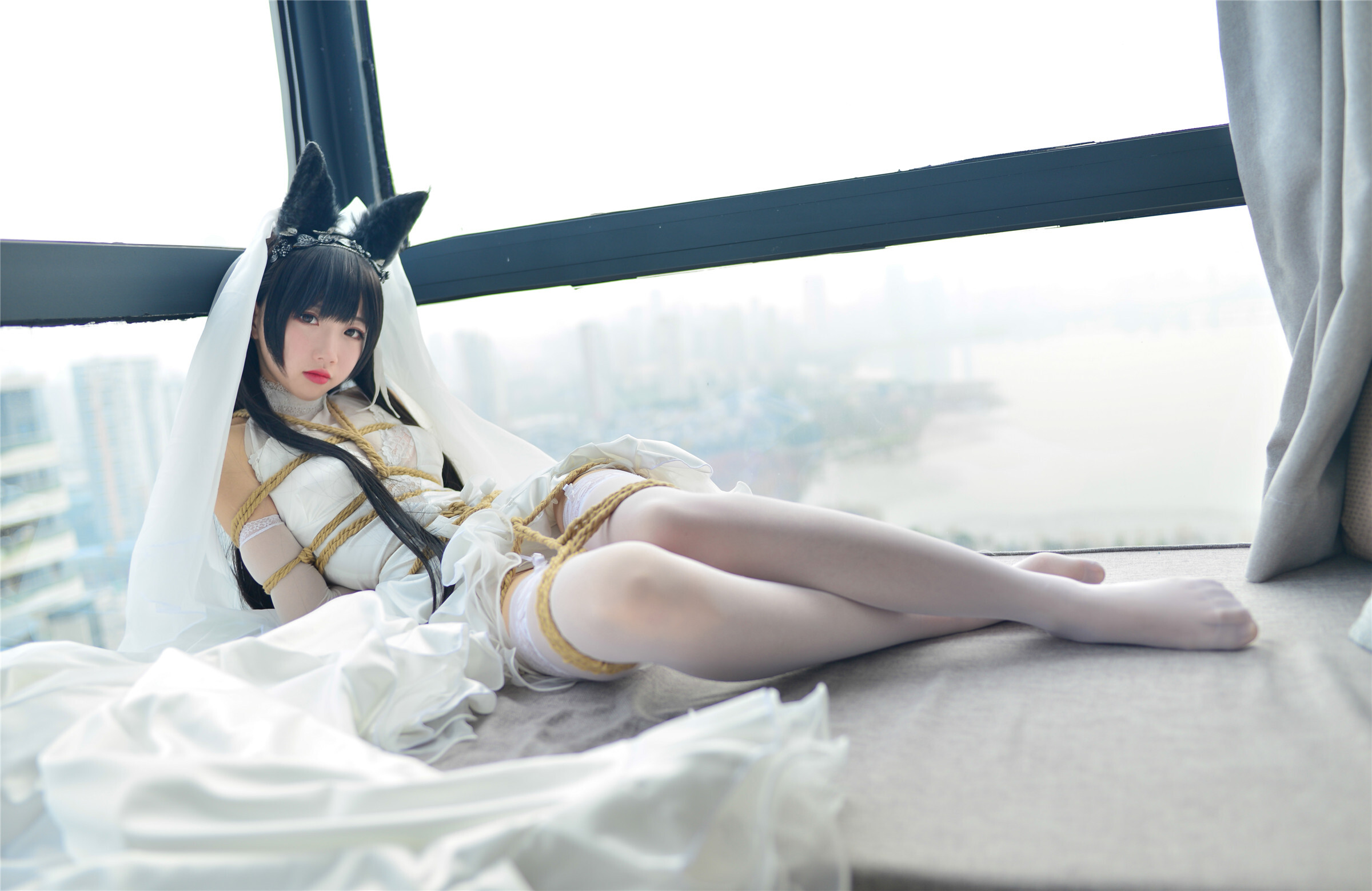 Miss cos sister Xueqi - Aitang high heel legs and wedding dress