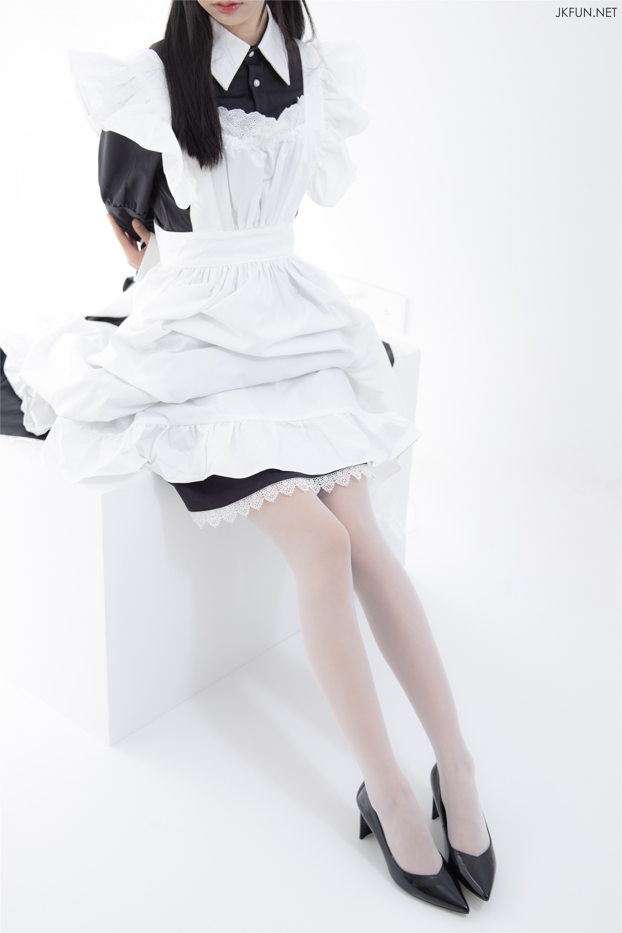 Photo of Roxie foot of Senluo financial group jkfun-017 15d ultra thin white silk