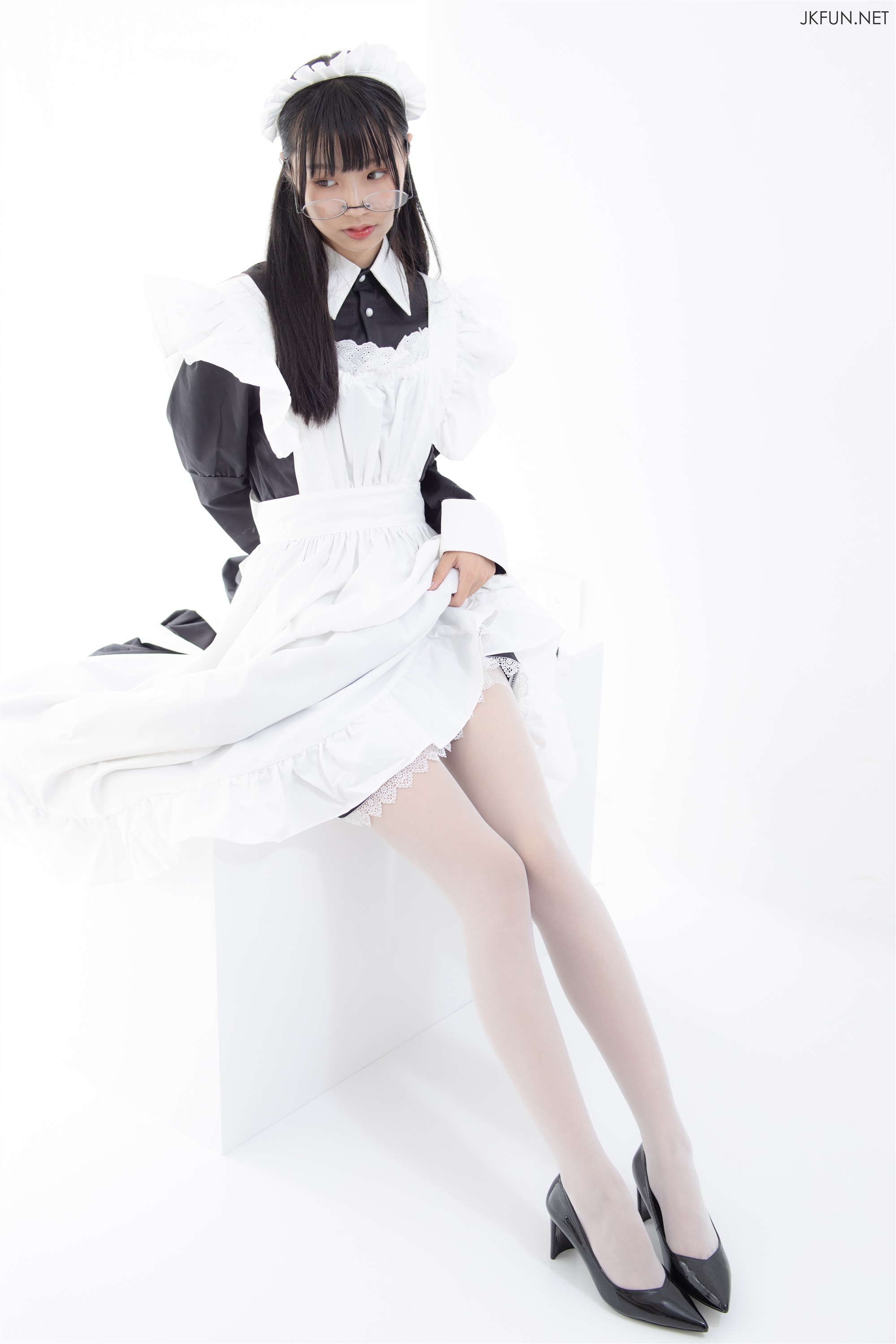 Photo of Roxie foot of Senluo financial group jkfun-017 15d ultra thin white silk