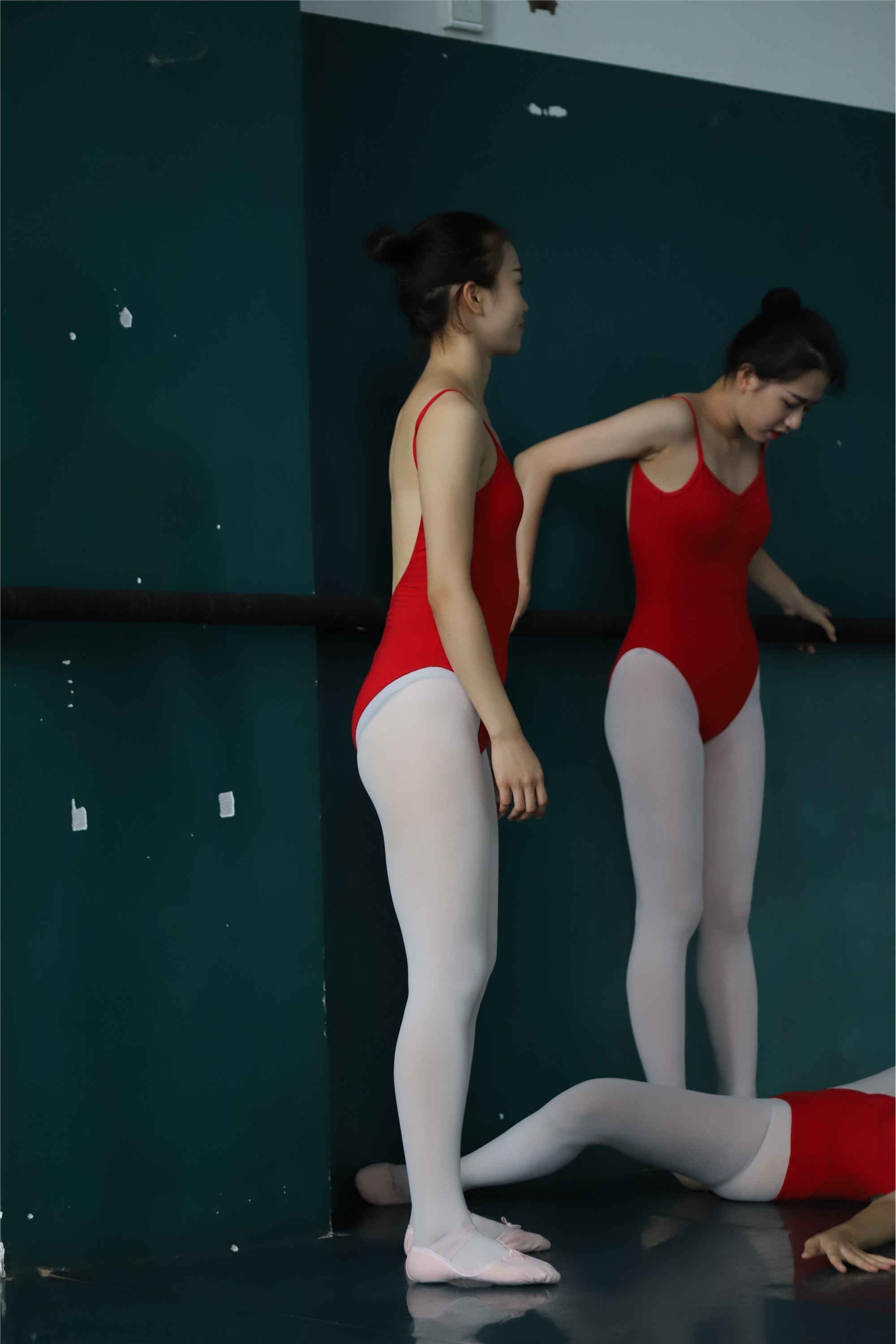 大西瓜美女图片 W005 红色舞蹈服 669P5