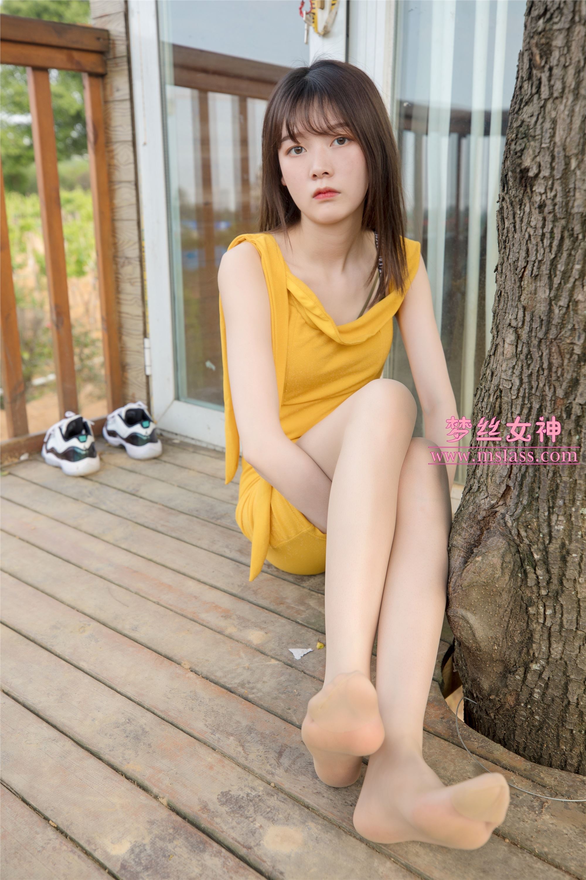 MSLASS梦丝女神 2019-05-24 张思敏 甜甜的丝袜美腿