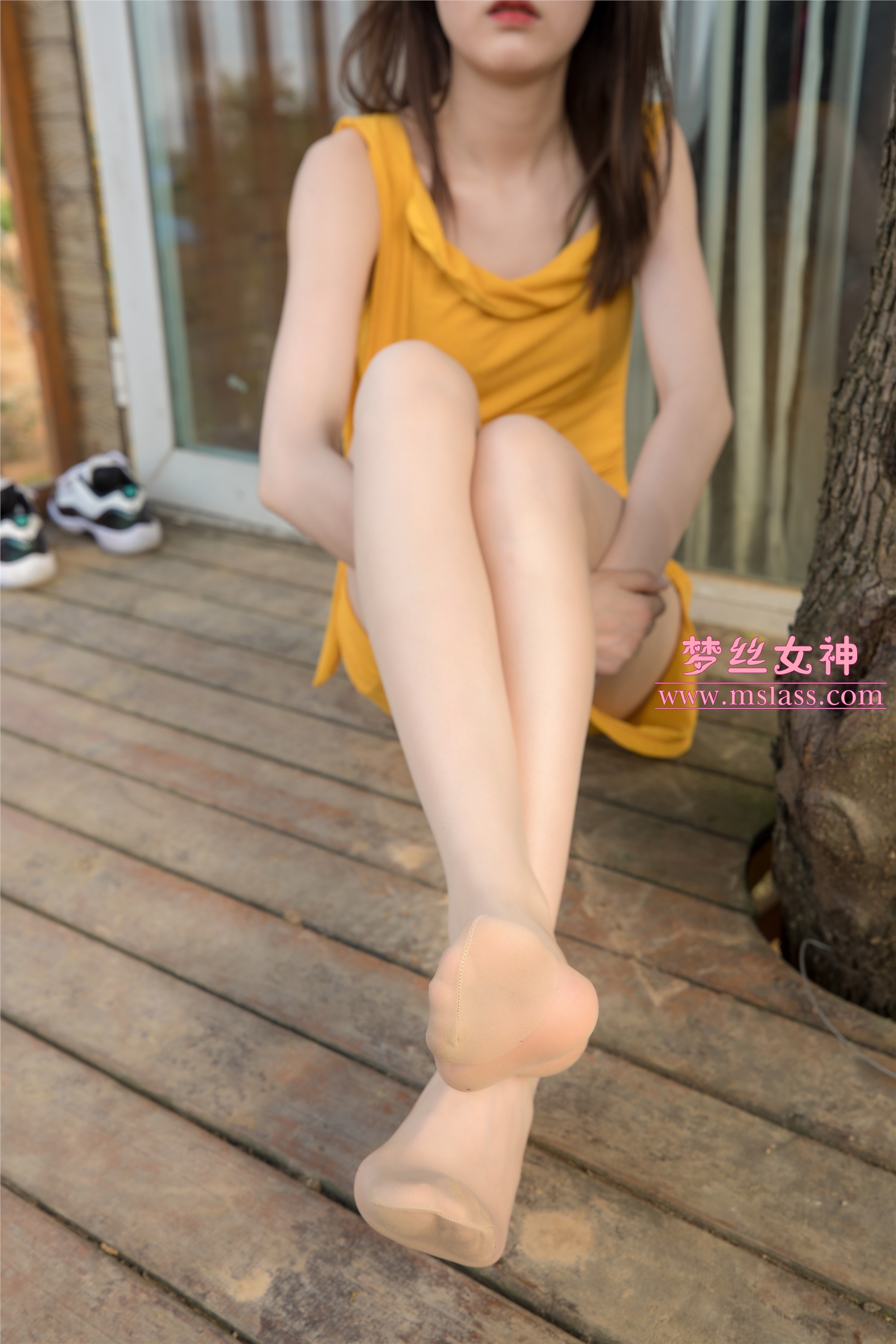 MSLASS梦丝女神 2019-05-24 张思敏 甜甜的丝袜美腿
