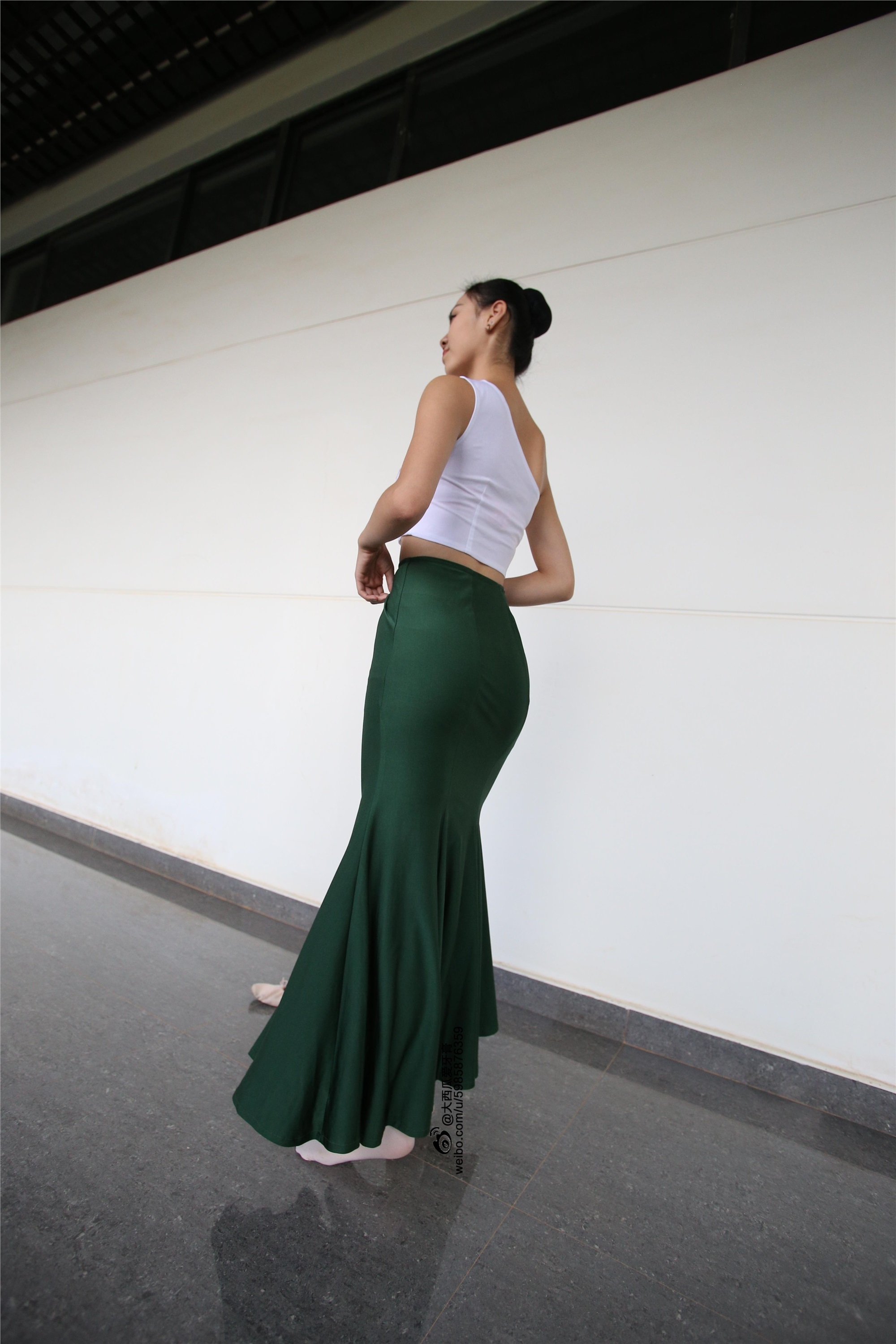 W006 dancer 1 - Wenjun green skirt 1