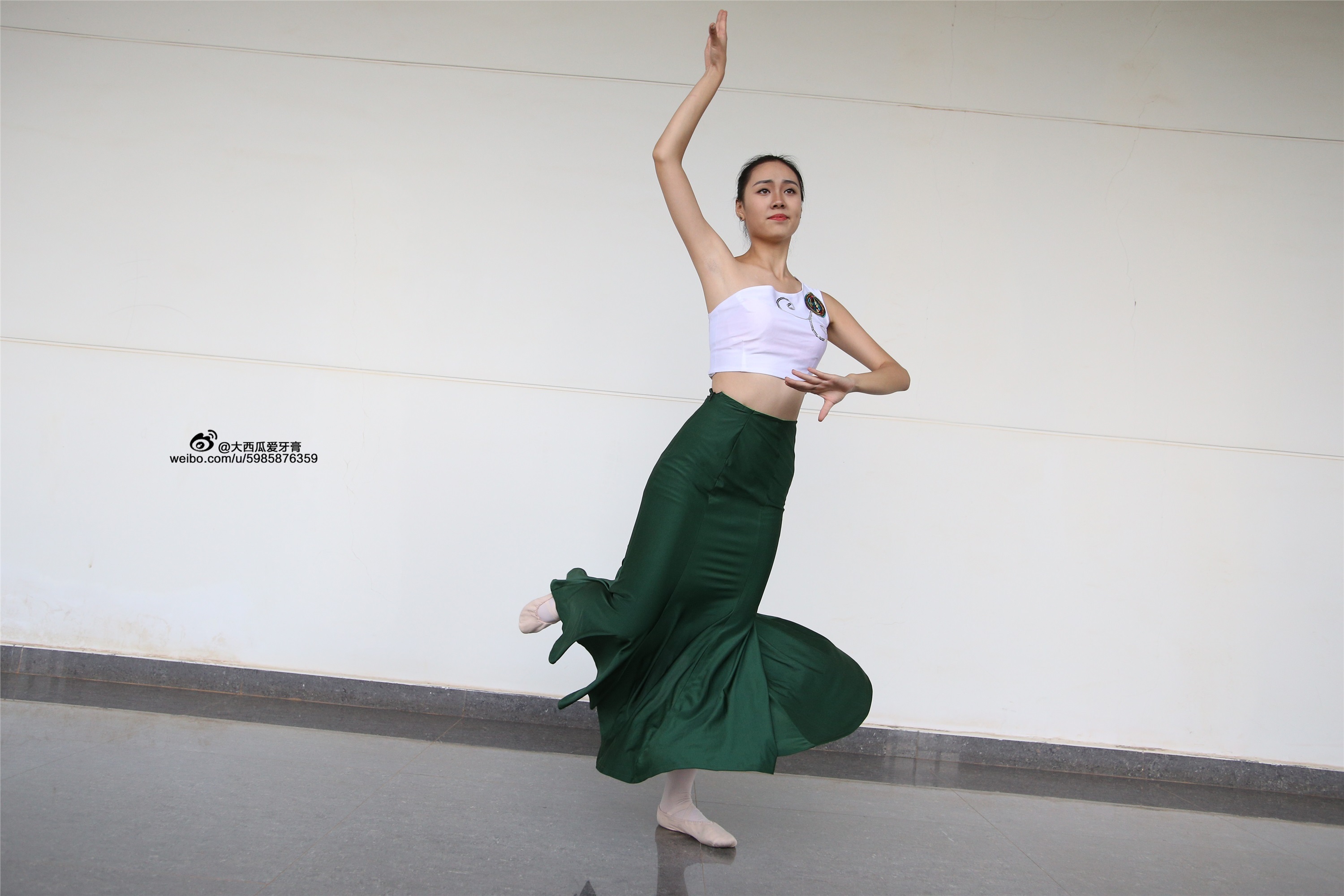 W006 dancer 1 - Wenjun green skirt 2