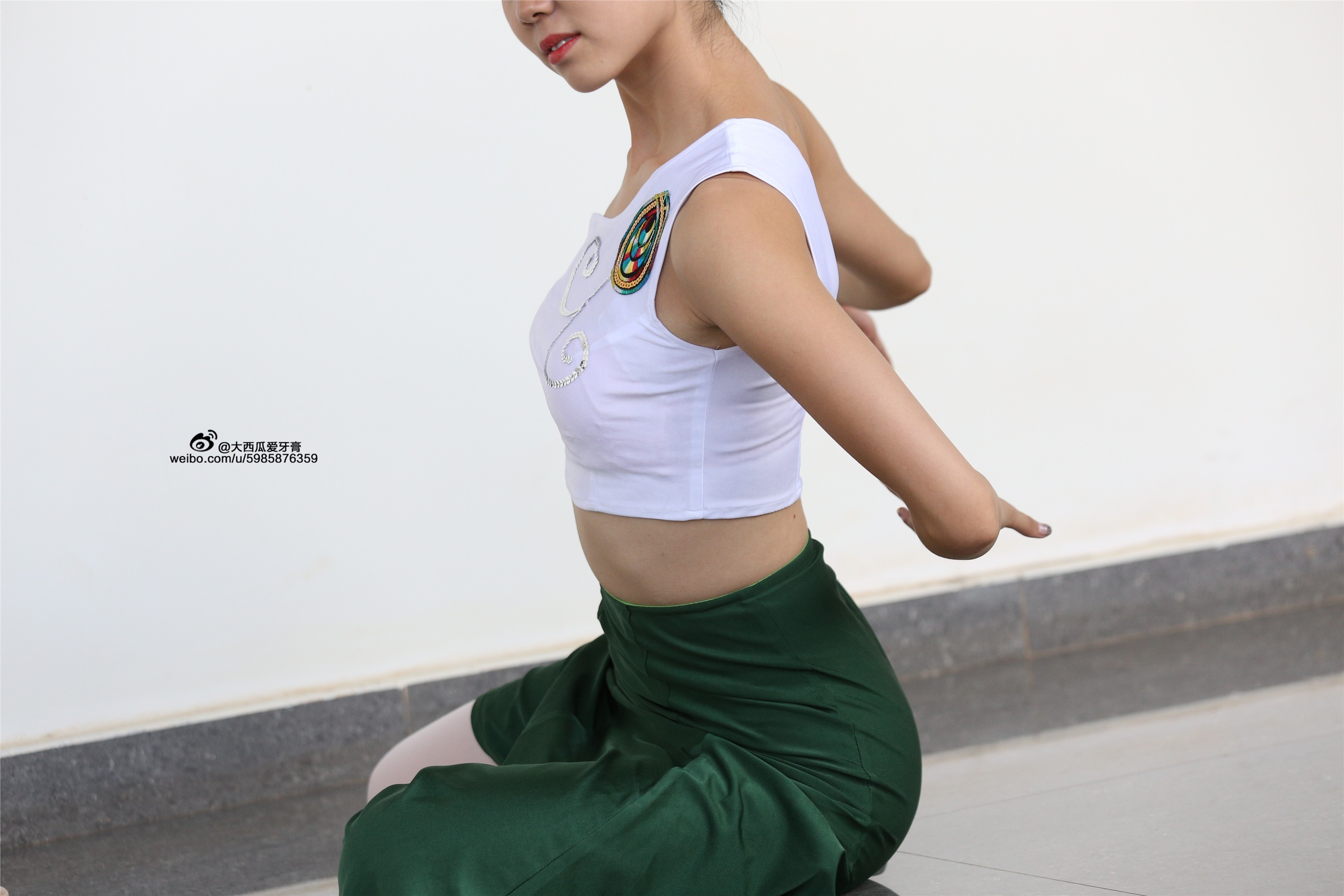 W006 dancer 1 - Wenjun green skirt 2