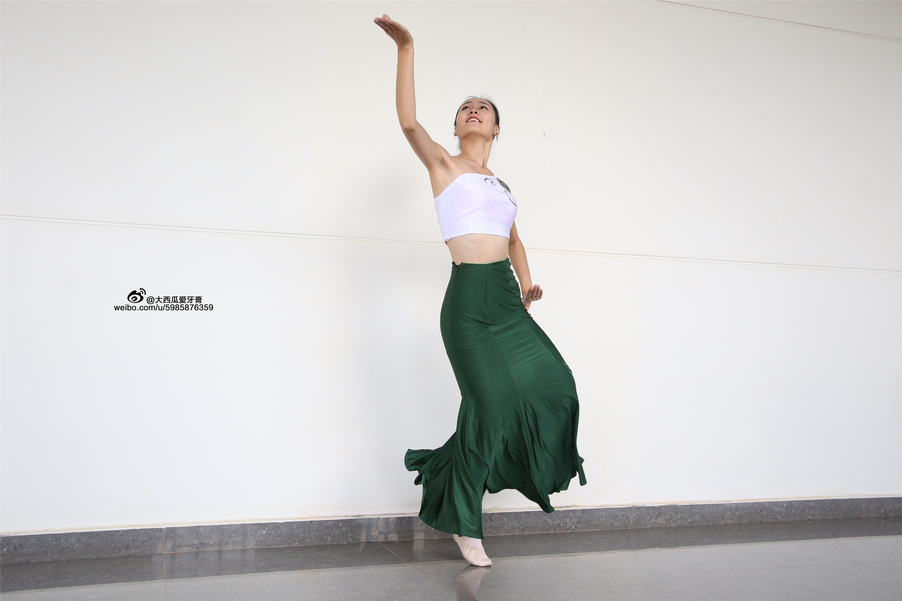 W006 dancer 1 - Wenjun green skirt 2