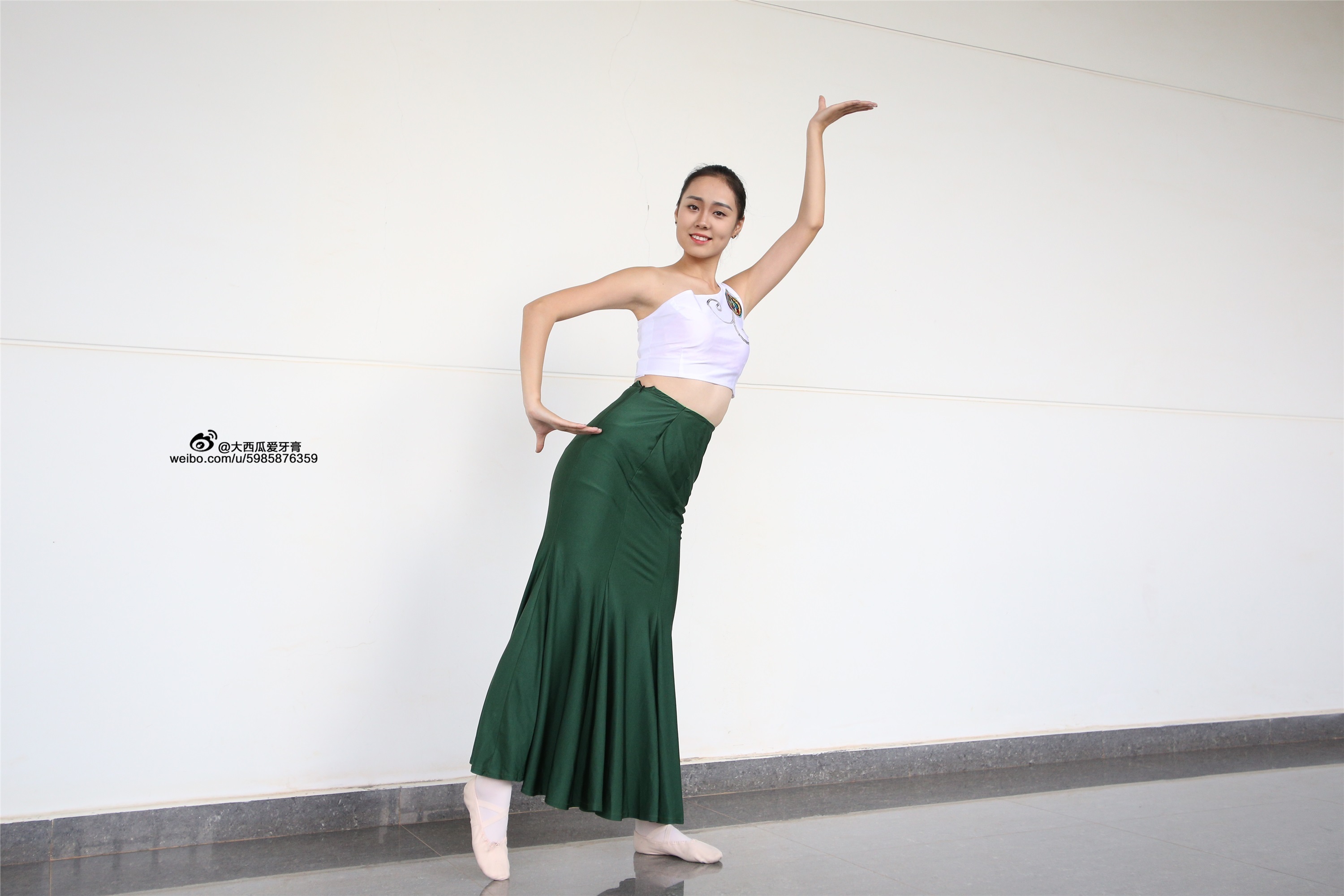 W006 dancer 1 - Wenjun green skirt 2