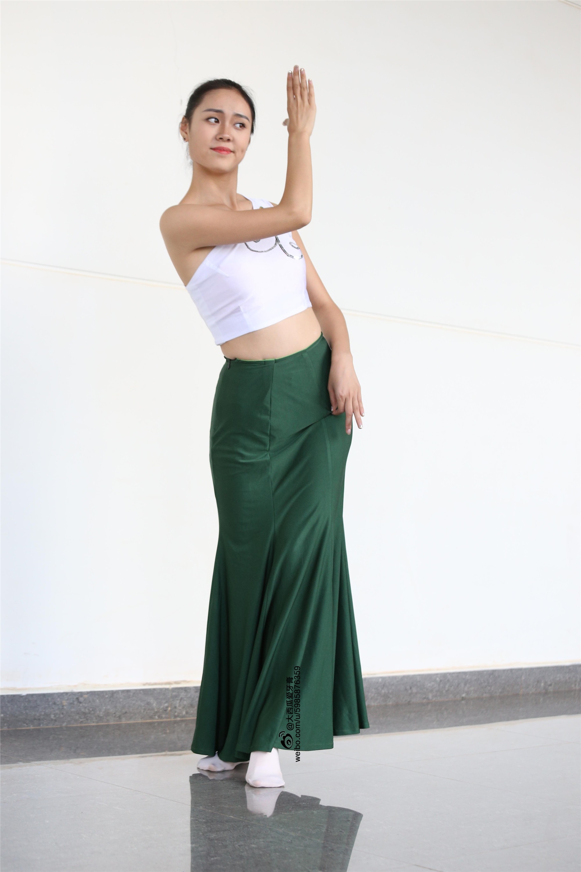 W006 dancer 1 - Wenjun green skirt 2