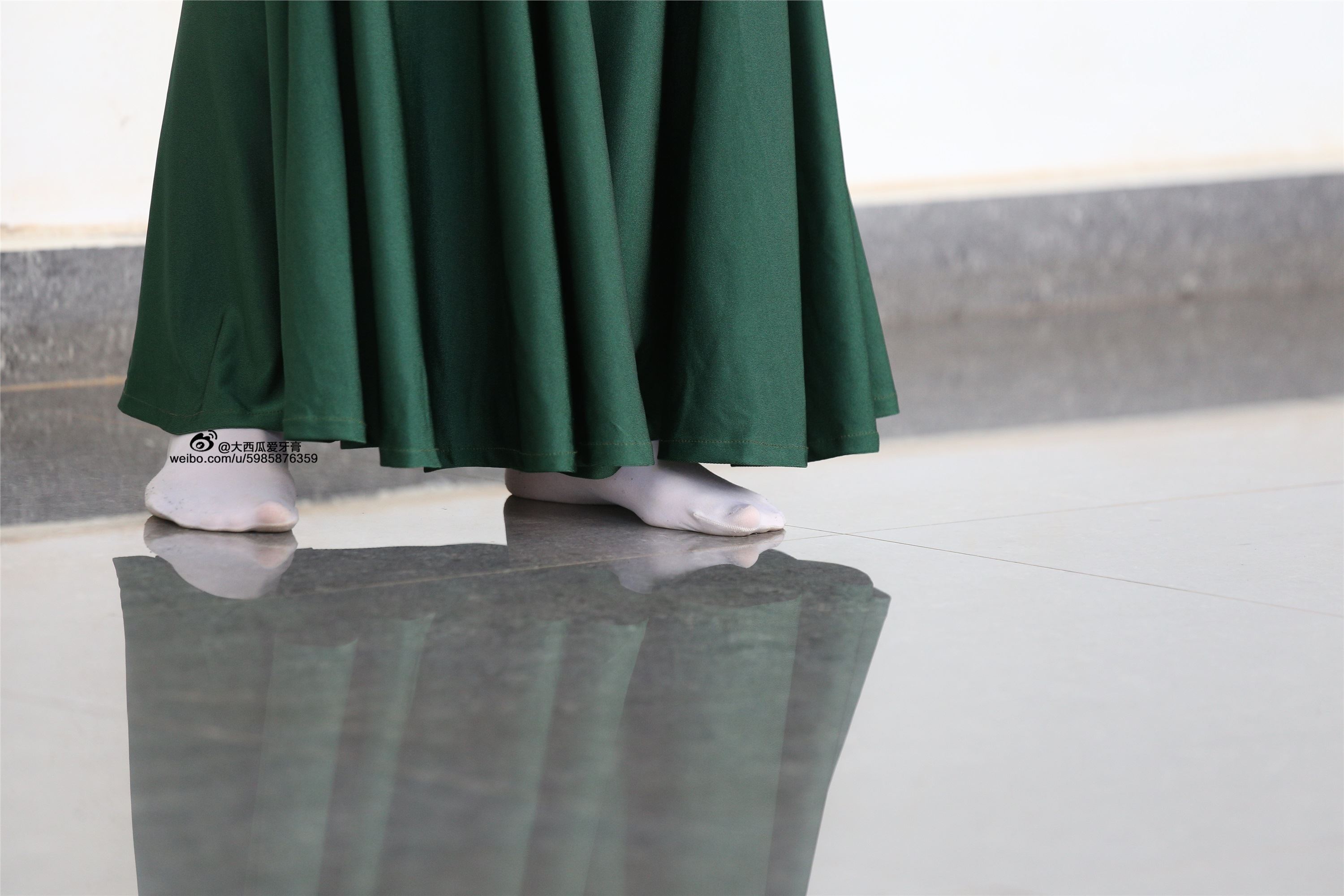 W006 dancer 1 - Wenjun green skirt 2