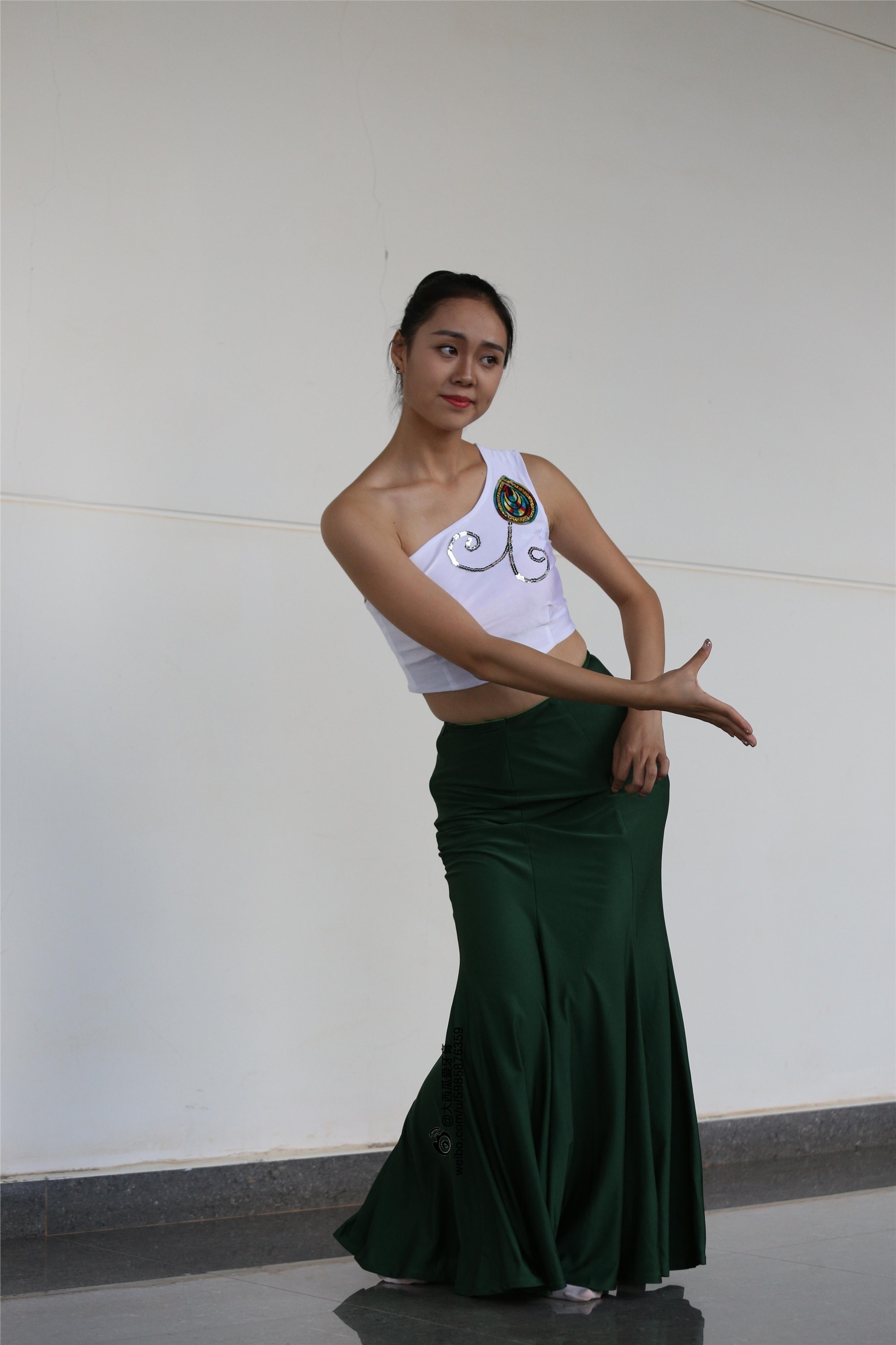 W006 dancer 1 - Wenjun green skirt 2