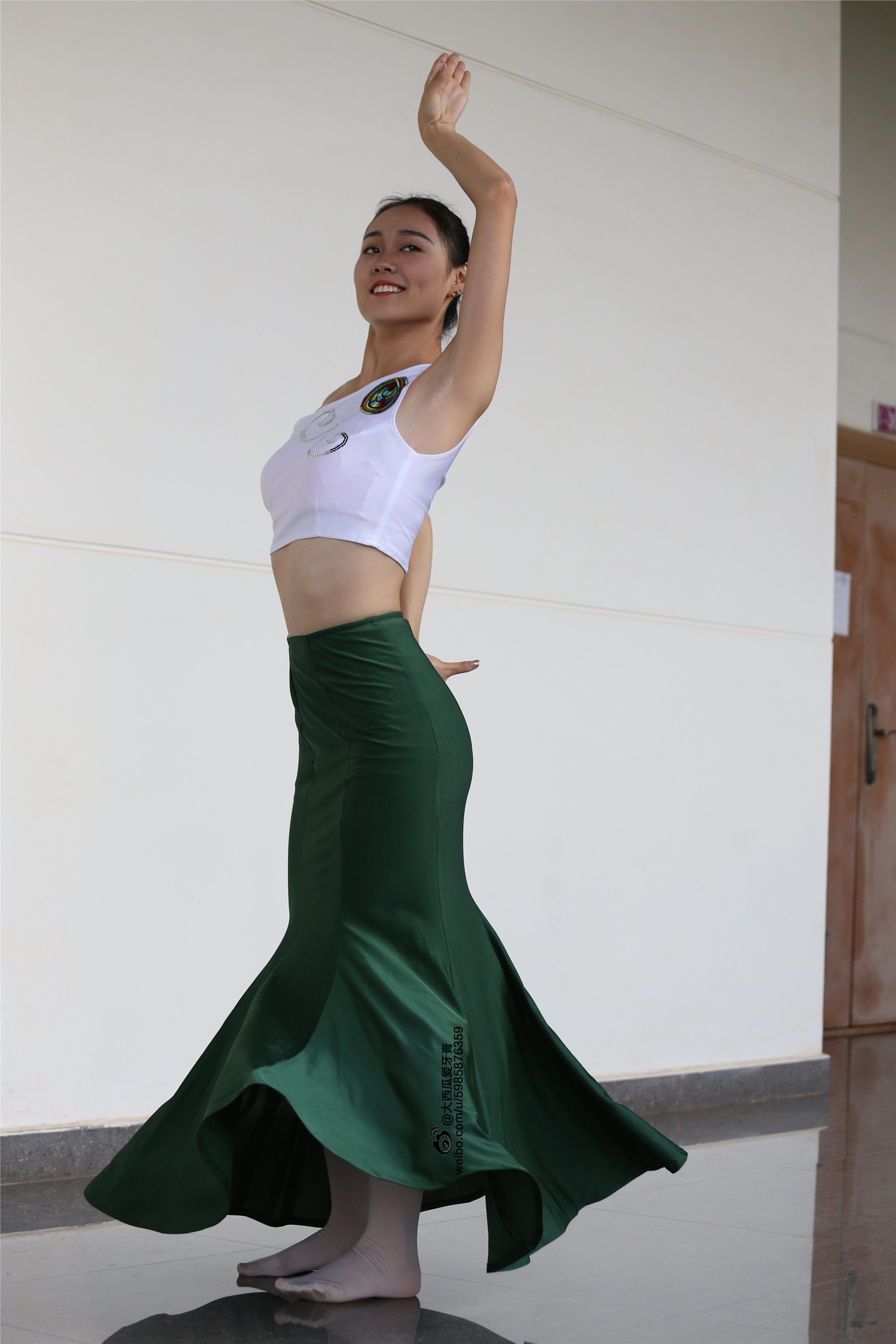 W006 dancer 1 - Wenjun green skirt 2