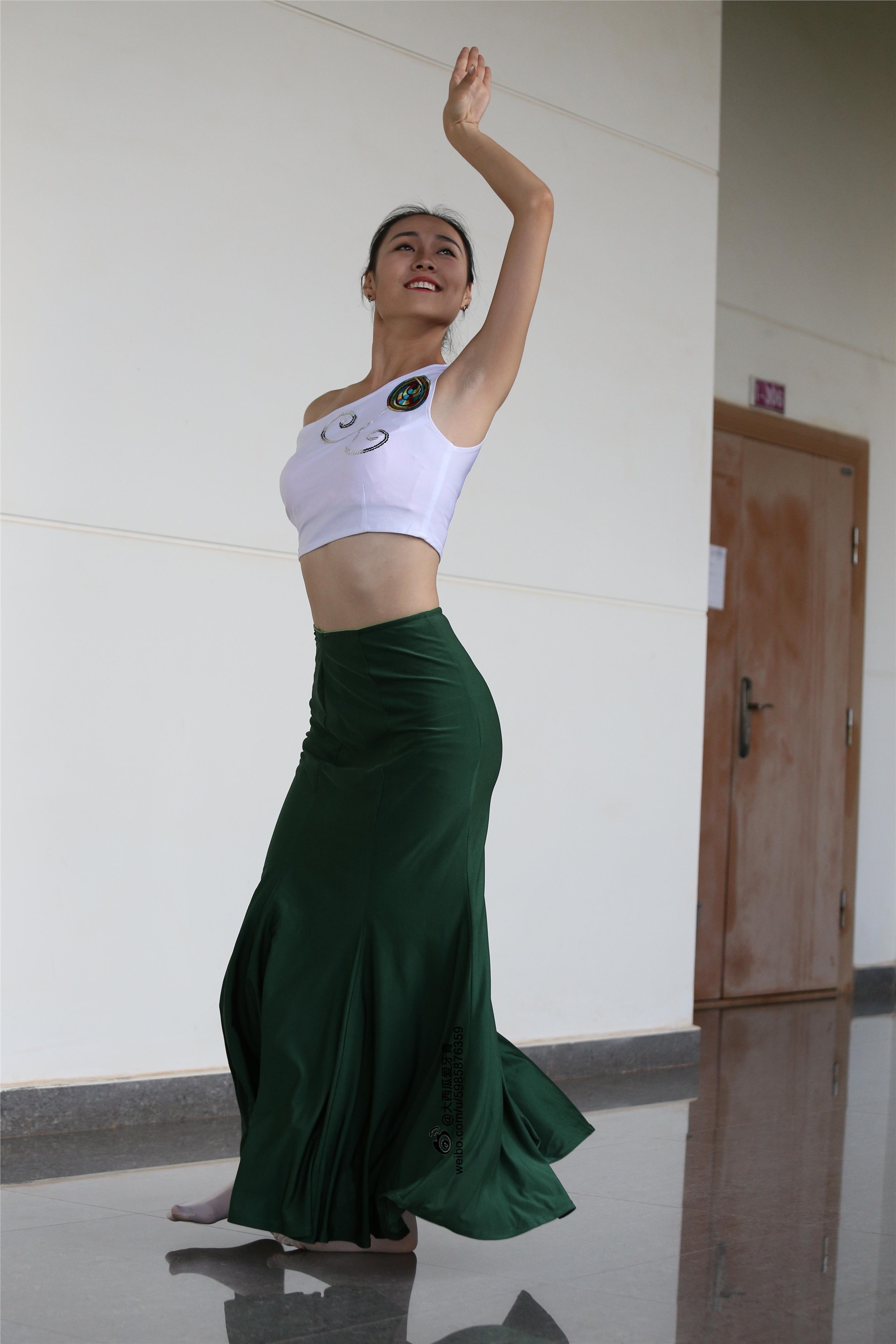 W006 dancer 1 - Wenjun green skirt 2