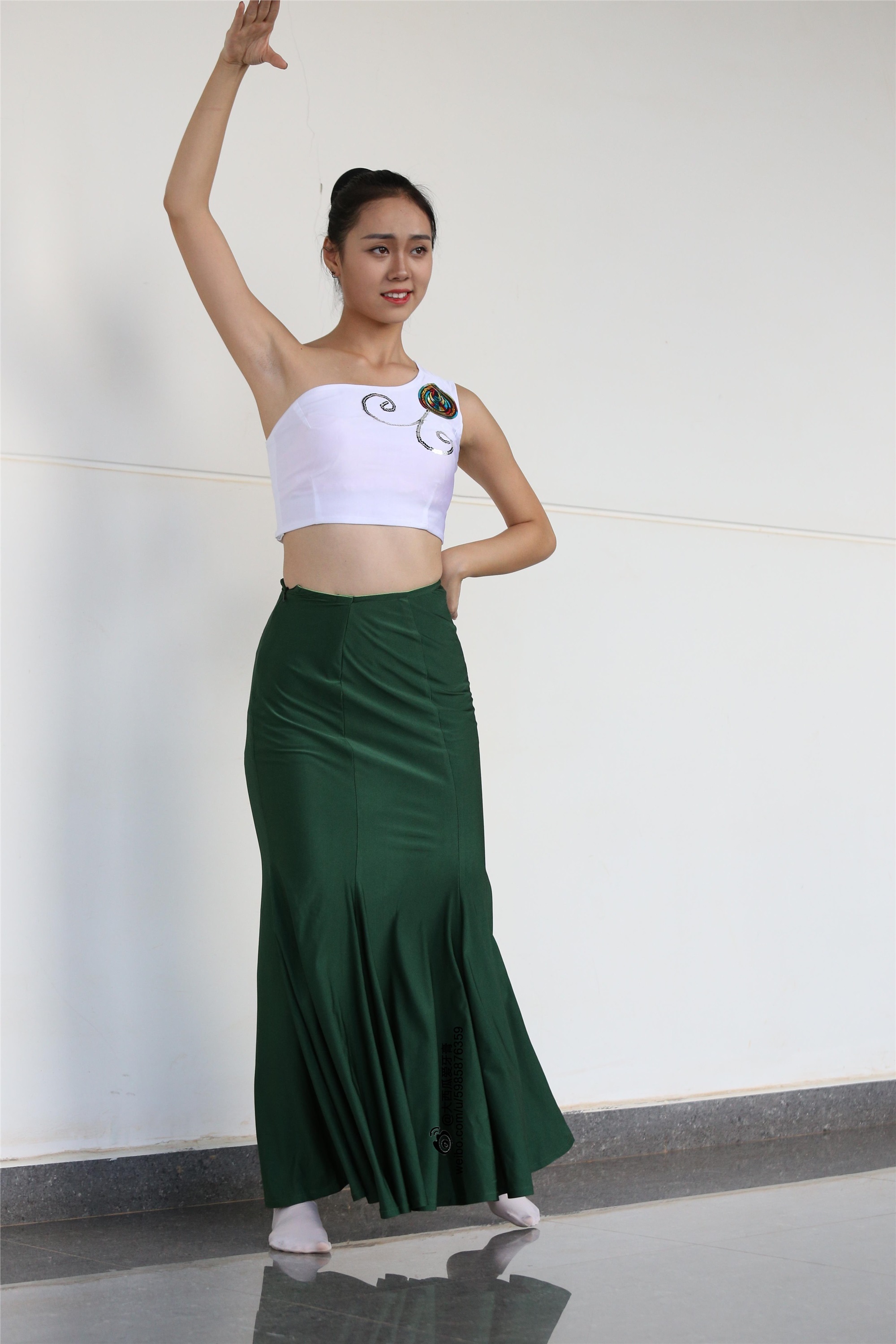 W006 dancer 1 - Wenjun green skirt 2