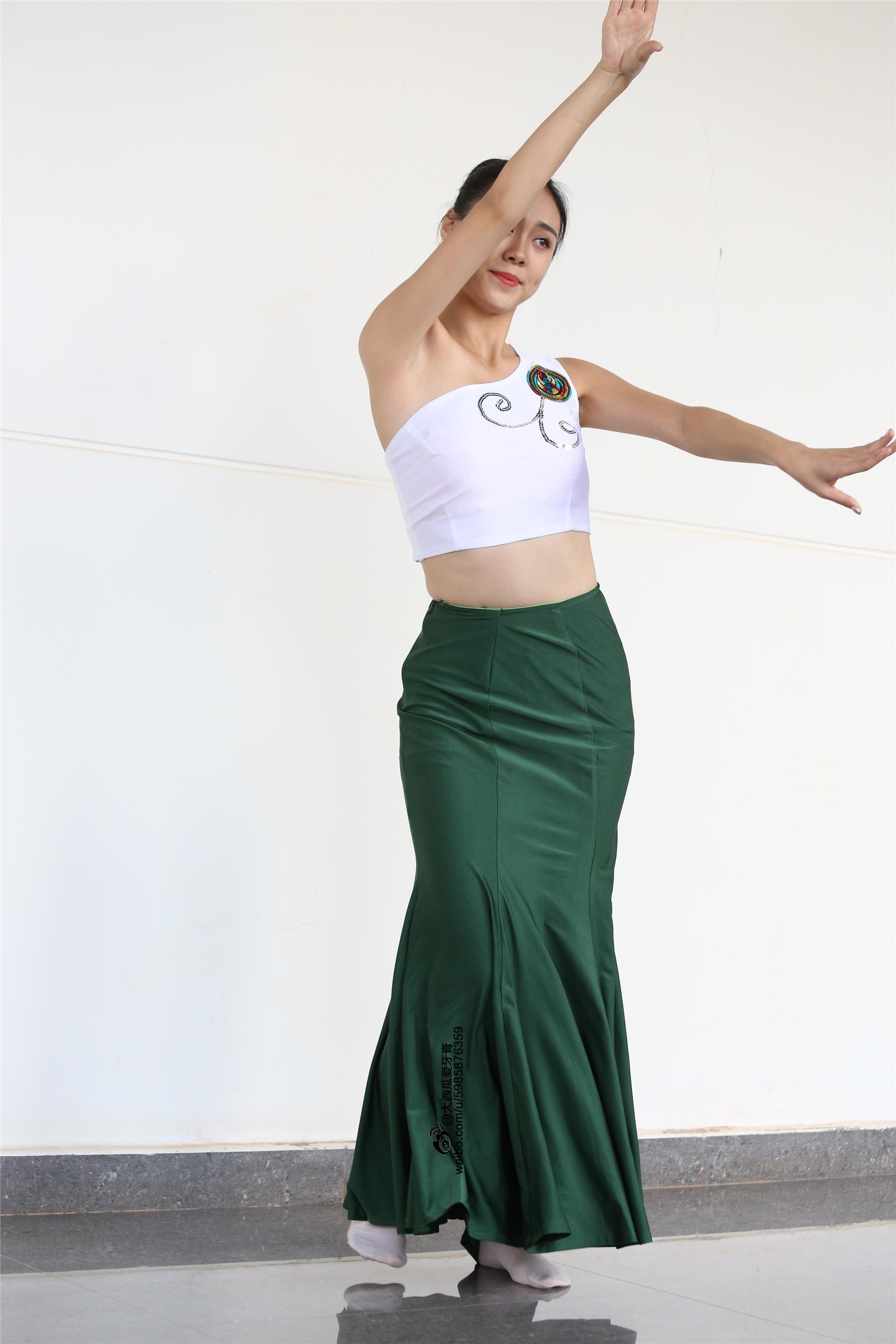 W006 dancer 1 - Wenjun green skirt 2