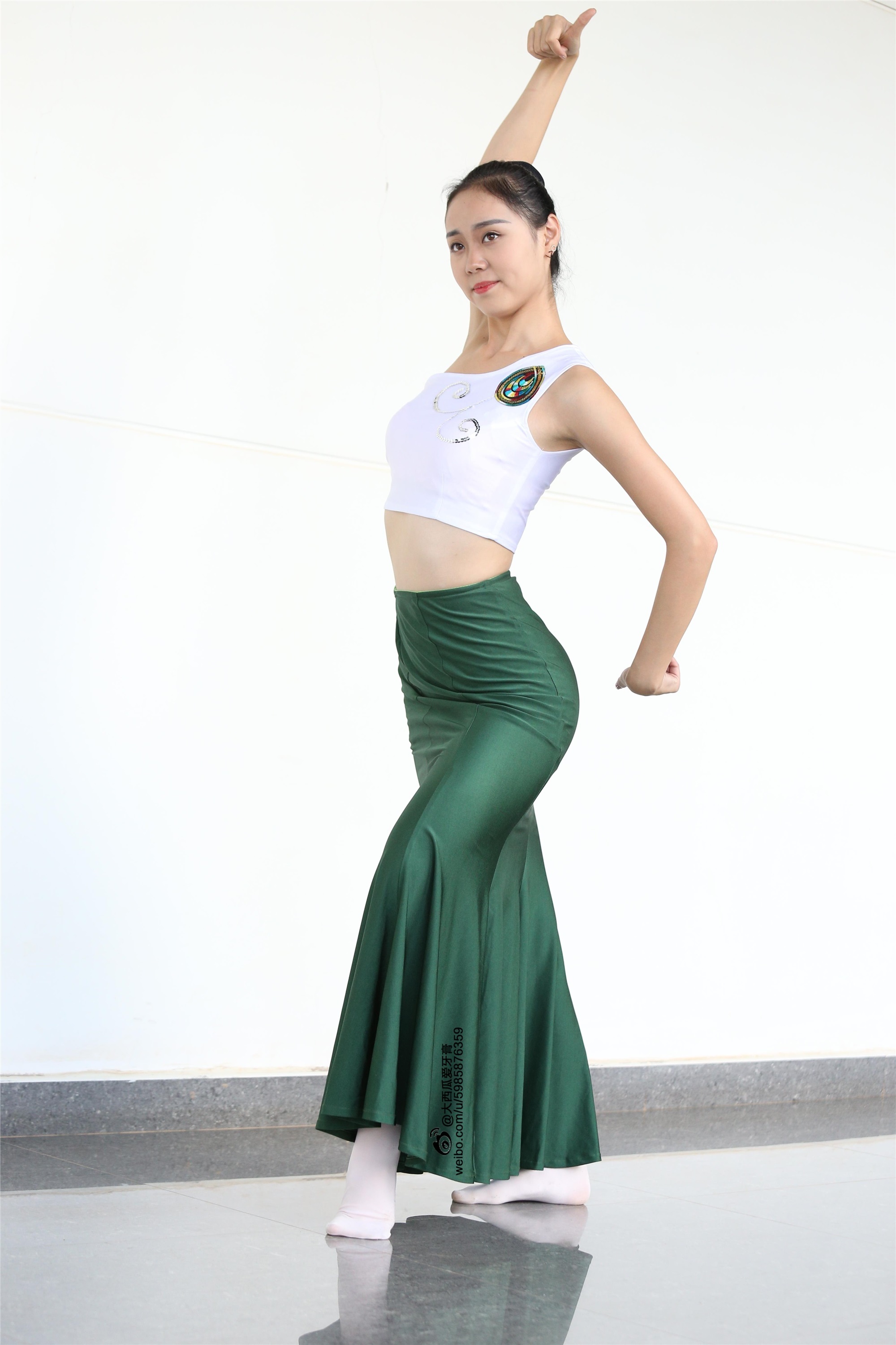 W006 dancer 1 - Wenjun green skirt 2