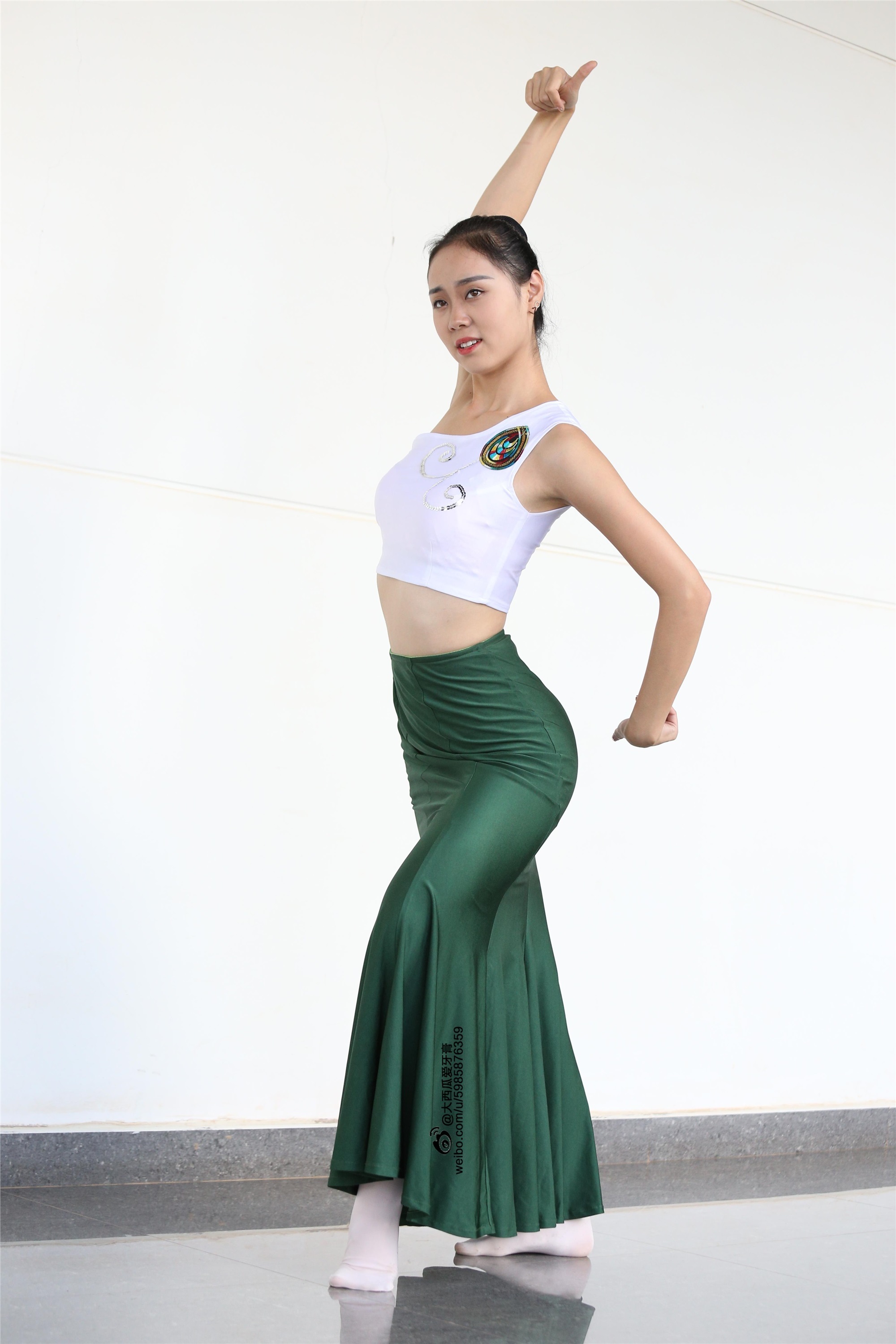 W006 dancer 1 - Wenjun green skirt 2