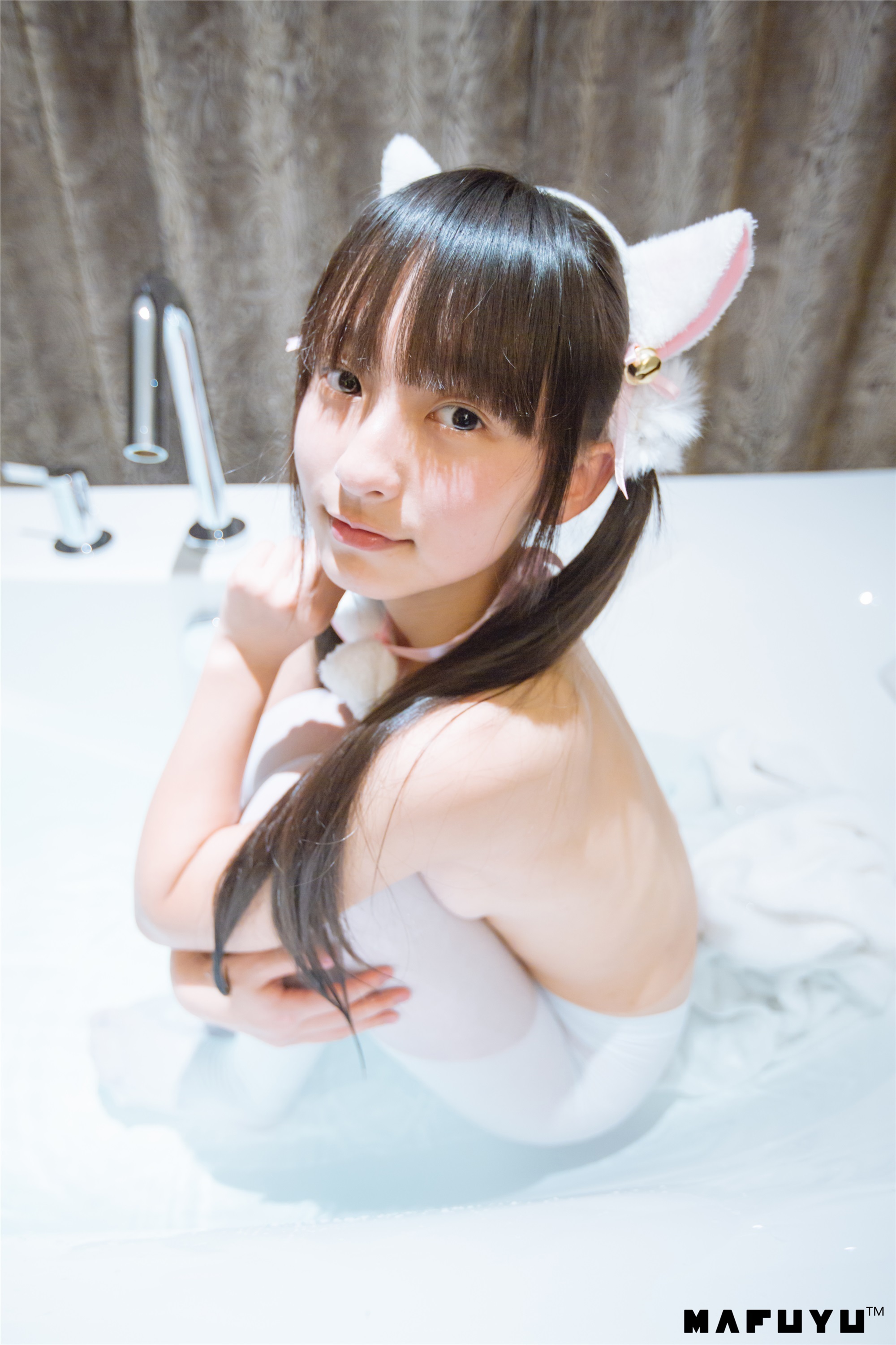 Shenleban Zhendong set of pictures - Reimu Catwoman series