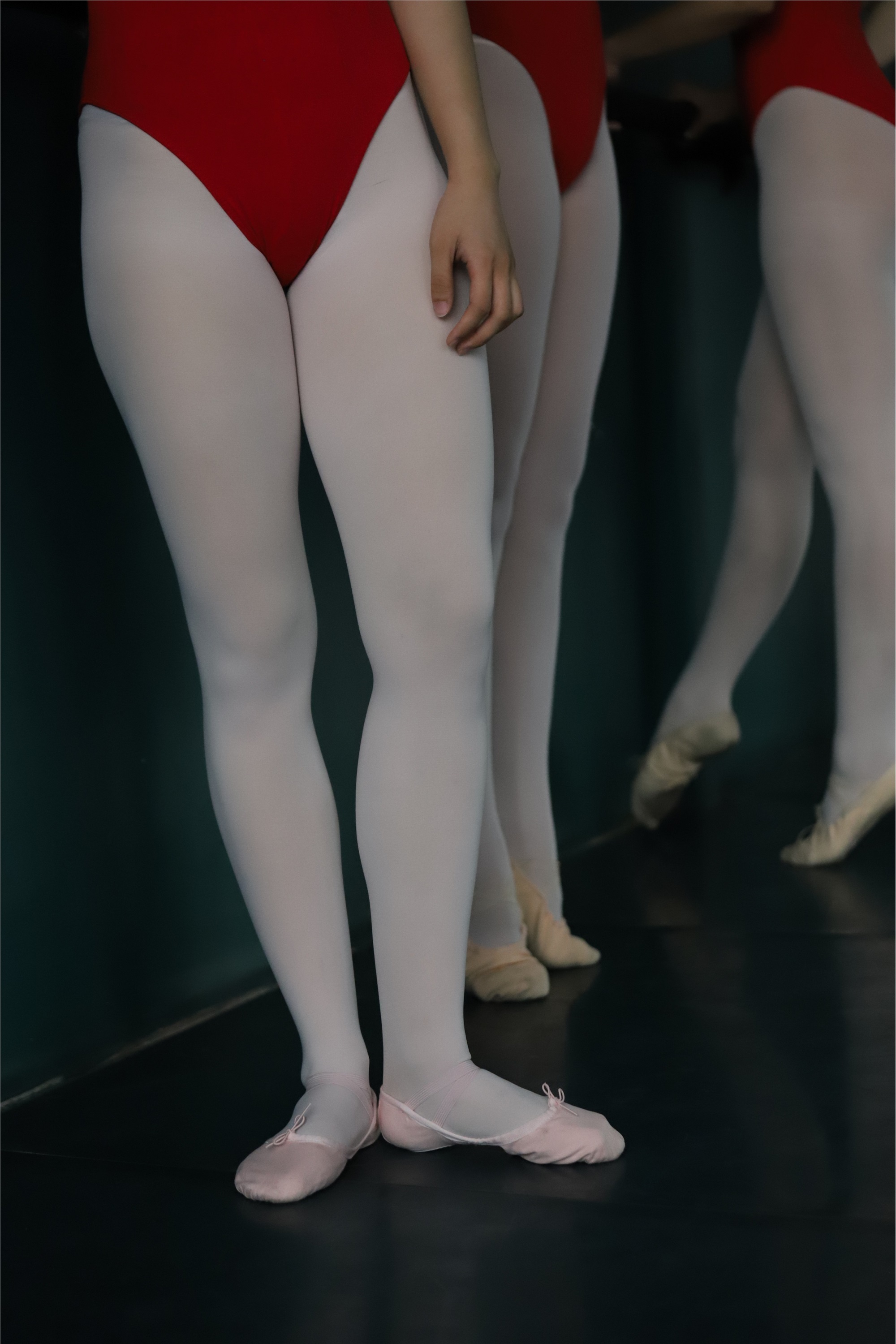 大西瓜美女图片 W020 舞蹈家-红色669p2