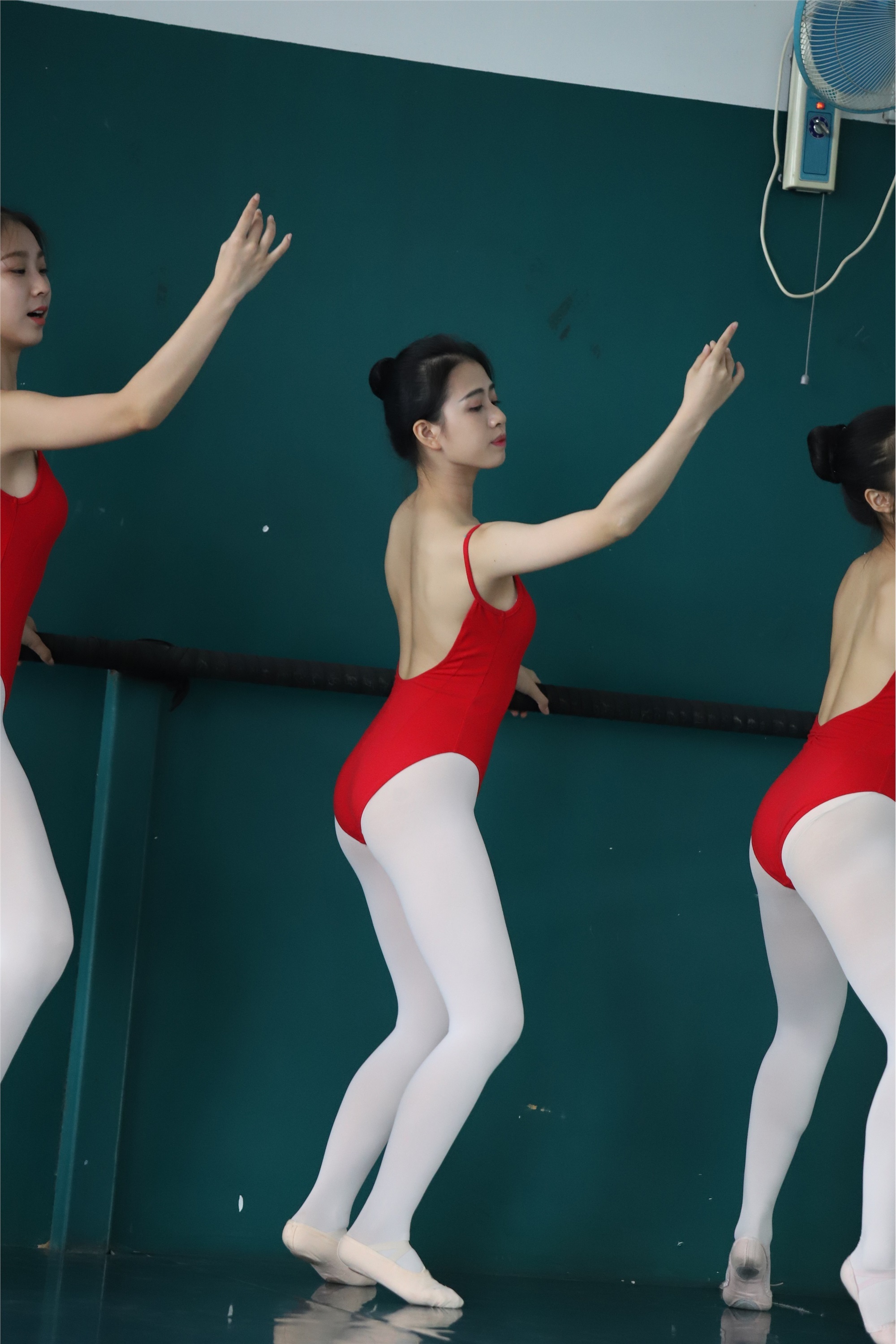 大西瓜美女图片 W020 舞蹈家-红色669p4
