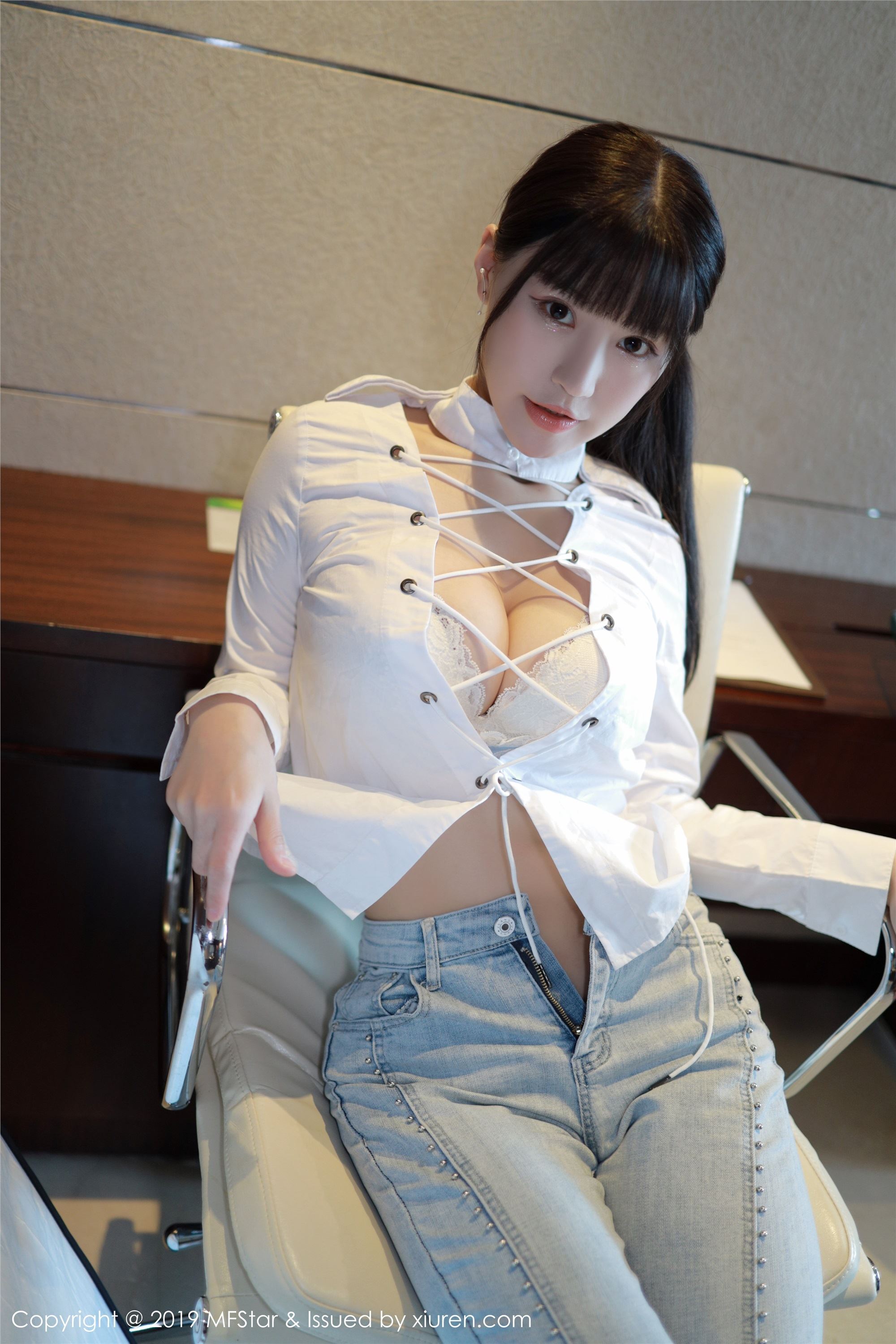 Mfstar model college August 12, 2019 vol.207 flower