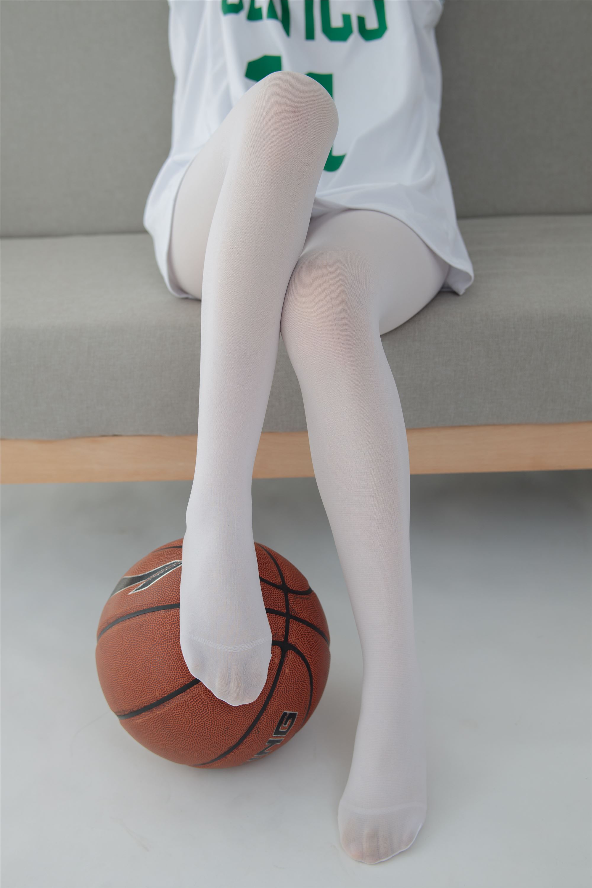 Photo of rose foot of Sen Luo financial group jkfun-042 Huizi 80D white silk has nothing to do with basketball