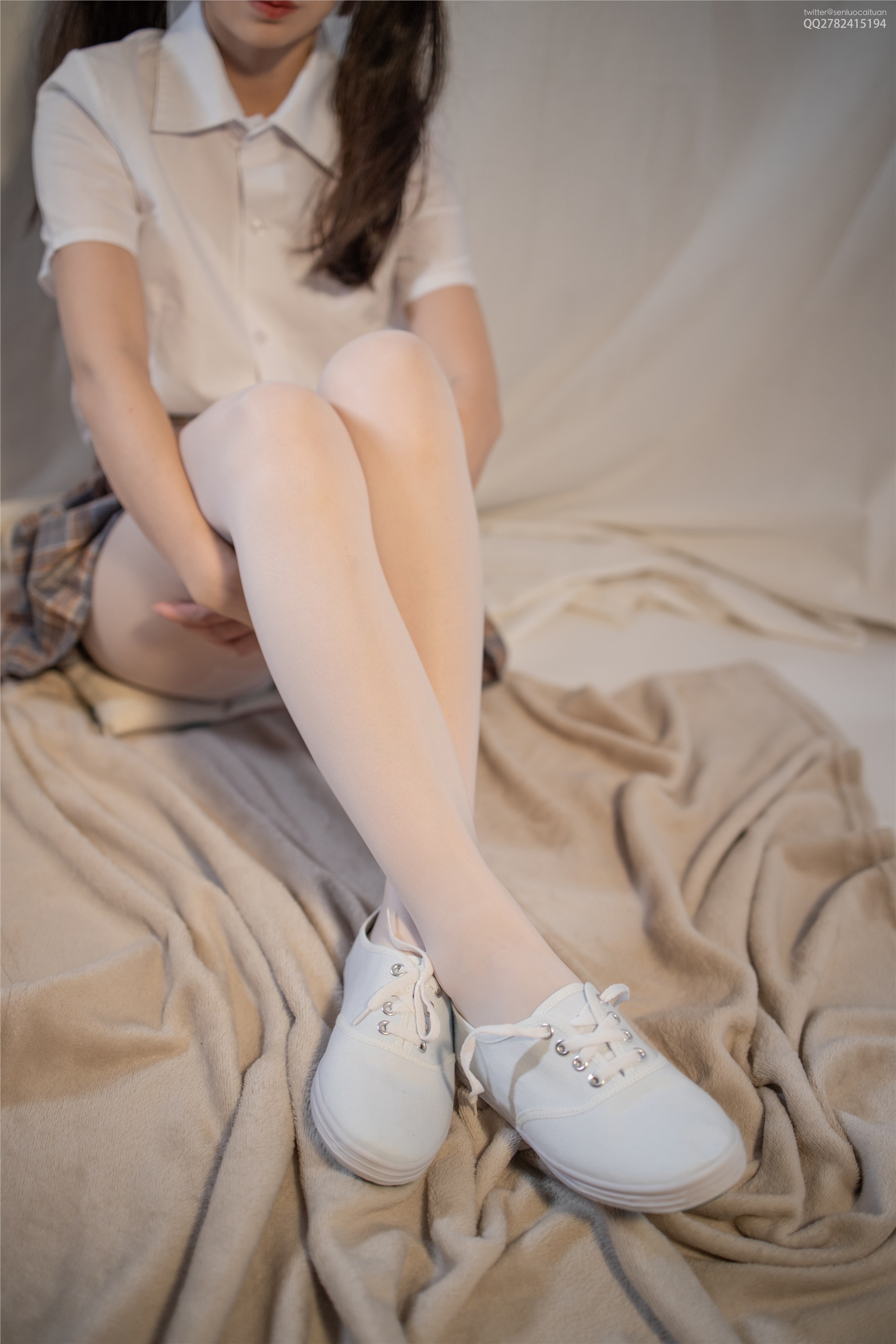 Photo of rolis foot of Sen Luo financial group jkfun-052 Momo  Cheese 13D white silk net shoes collection