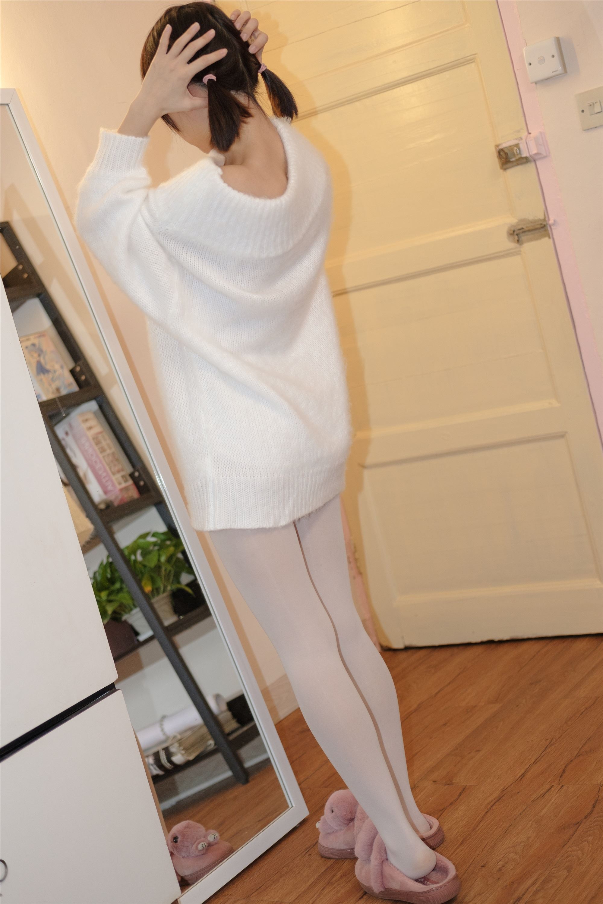 X-012 white silk white sweater